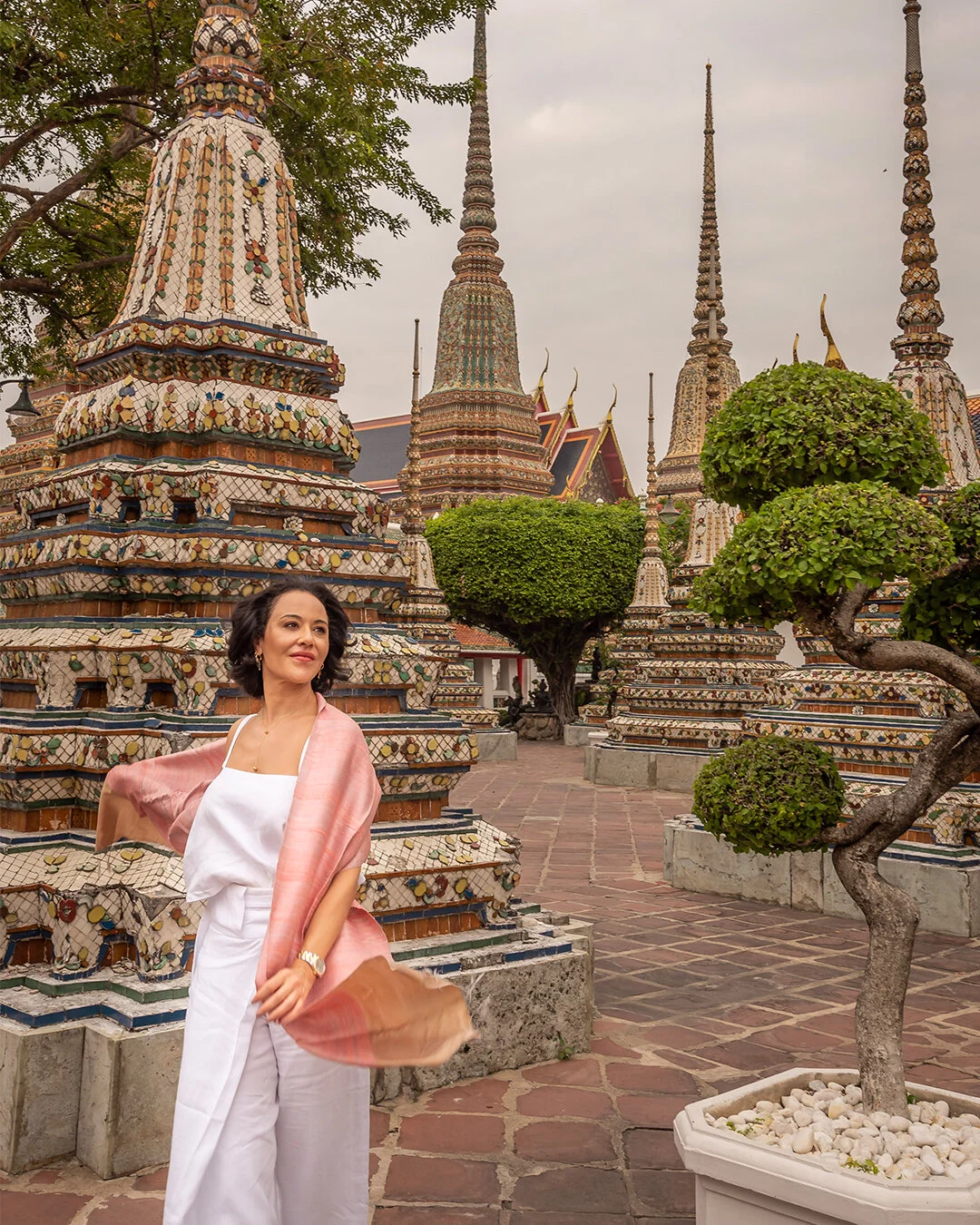 😎E chega mais que tem mais dicas por aqui! - j&aacute; deixa esse post favoritado! 📍⠀
.⠀
🏯BANGKOK! ⛩⠀
.⠀
🇹🇭🤓 Voc&ecirc; j&aacute; pensou em viajar para a capital da Tail&acirc;ndia? Um pa&iacute;s com uma cultura riqu&iacute;ssima que faz os br