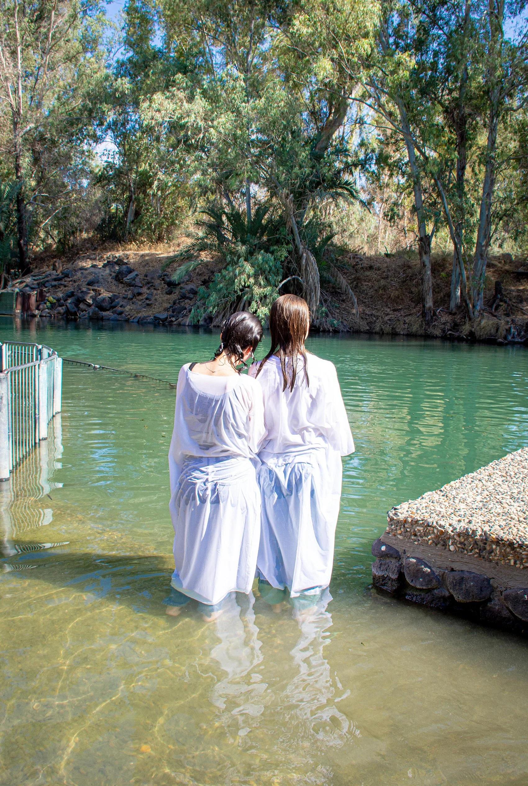 Eternizando o Momento Sagrado: Ensaio Fotográfico em Yardenit, Israel