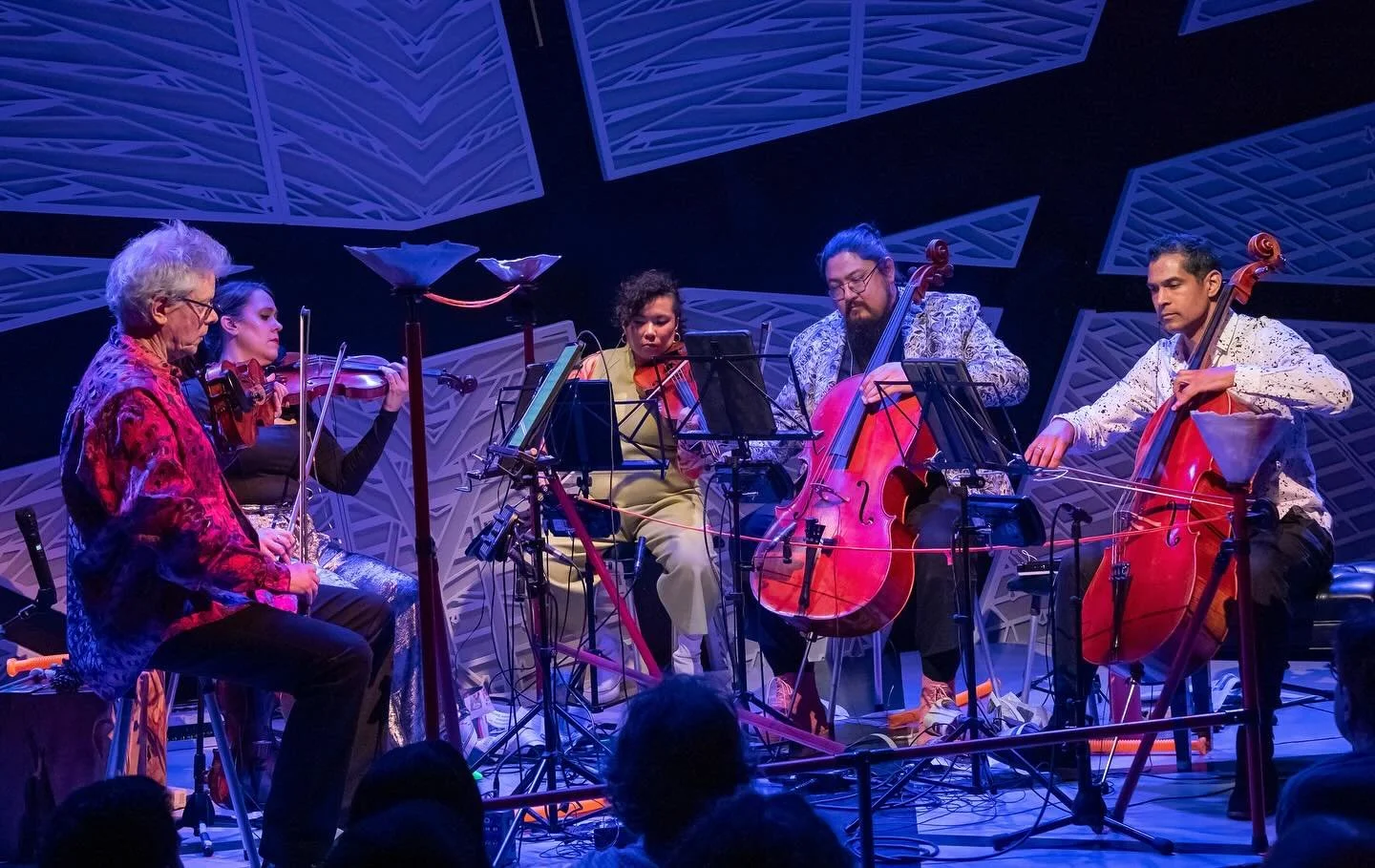 What an honor and a joy it was to rejoin my former colleagues and dear friends of the @kronos_quartet for the world premiere of a new piece by @niloufar.nourbakhsh, along with a sound sculpture by @roxannenesbitt ! Thank you to all who joined us for 