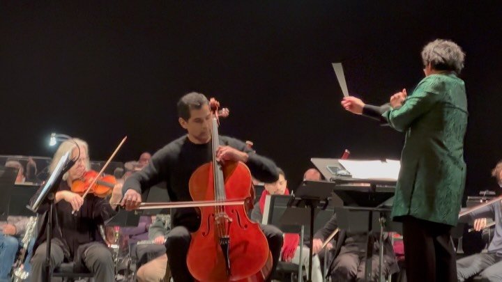 &ldquo;&lsquo;breathe/burn&rsquo; is a powerful, beautiful piece&rdquo;-#GrahamMeyer #chicagoclassicalReview

I couldn&rsquo;t agree more! Thank you @meiann.chen  @chi_sinfonietta for a deeply inspiring week! I always love collaborating with Mei-Ann 