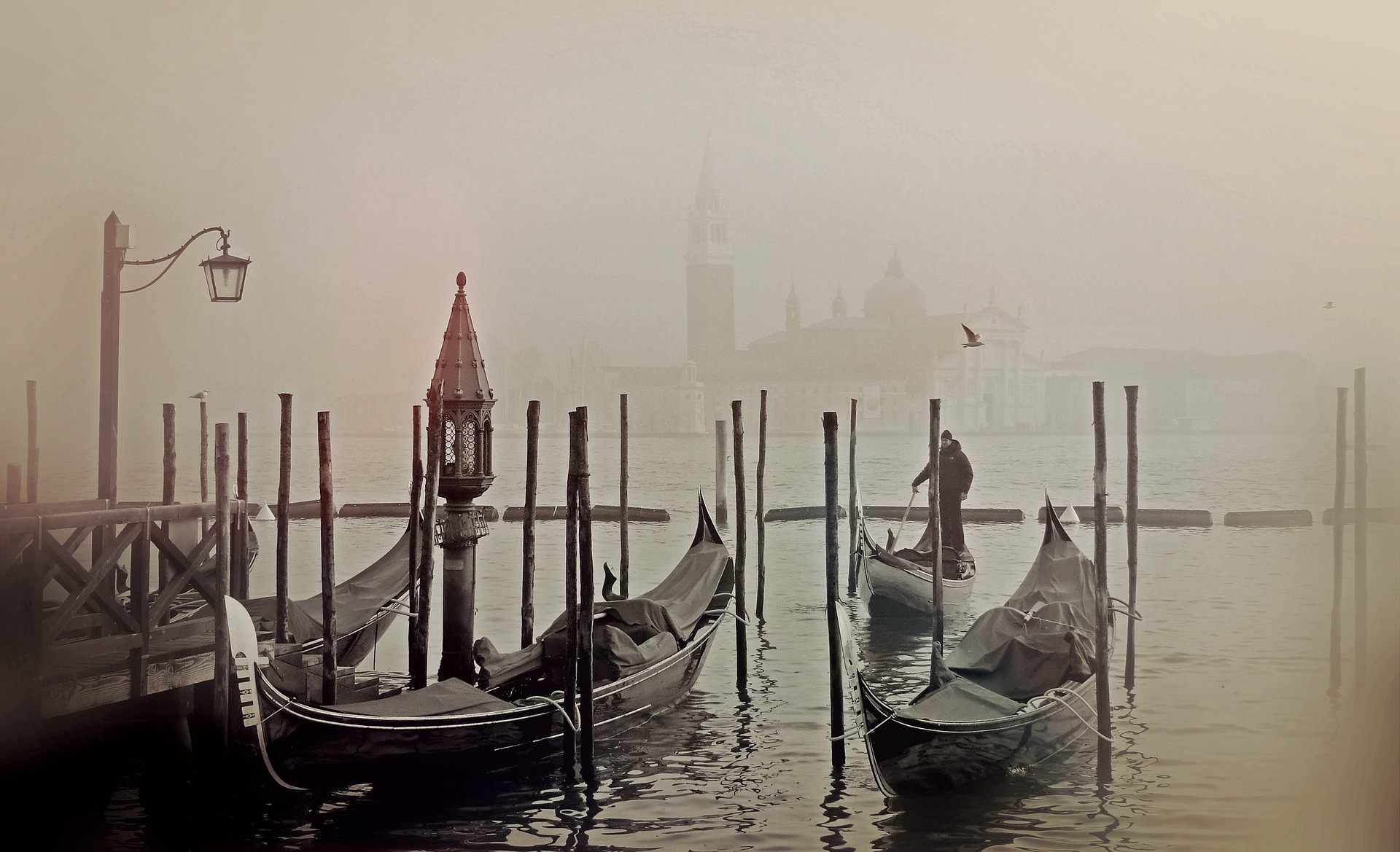 venice-1035684_1920.jpg