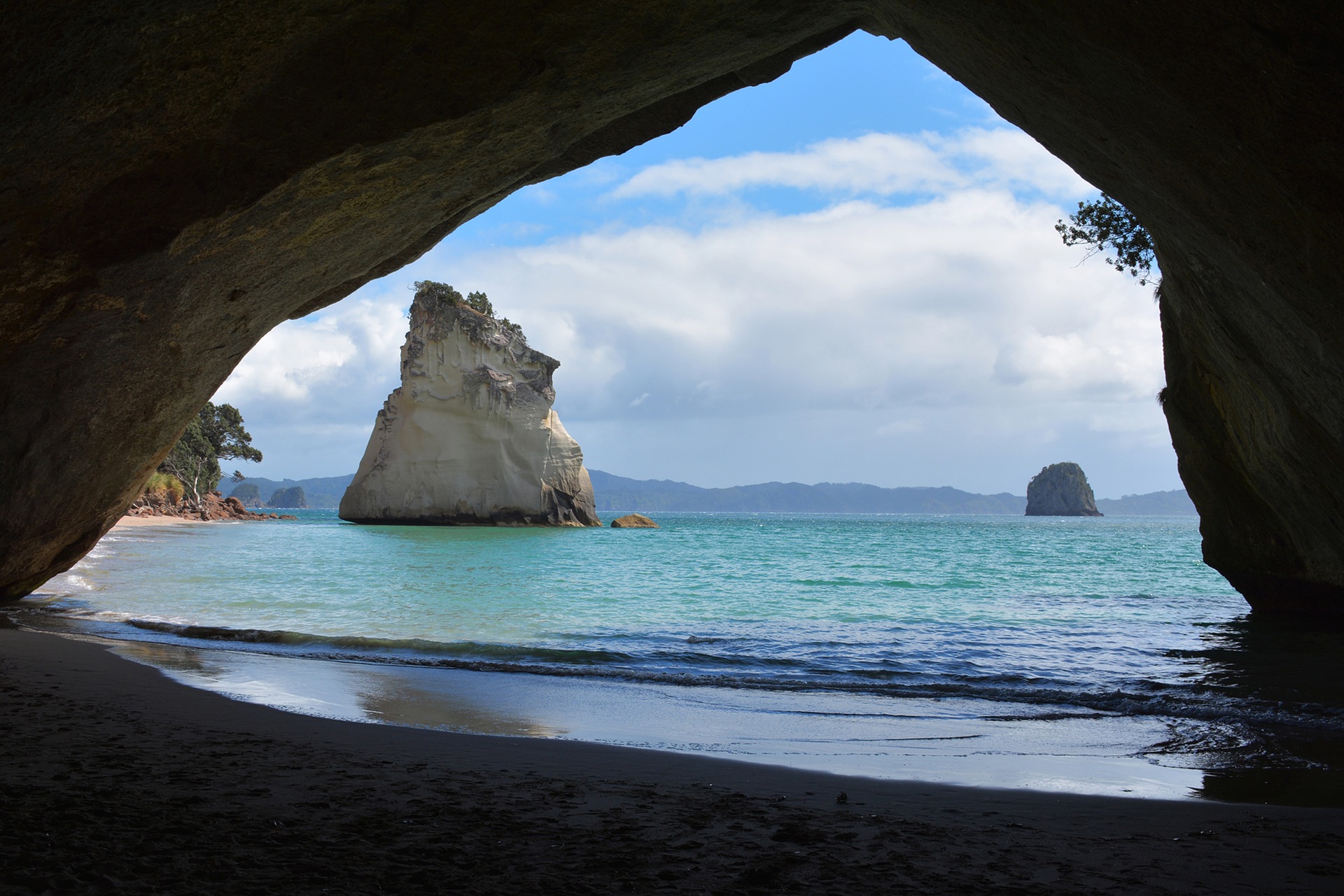 cathedral-cove-1592274_1920.jpg