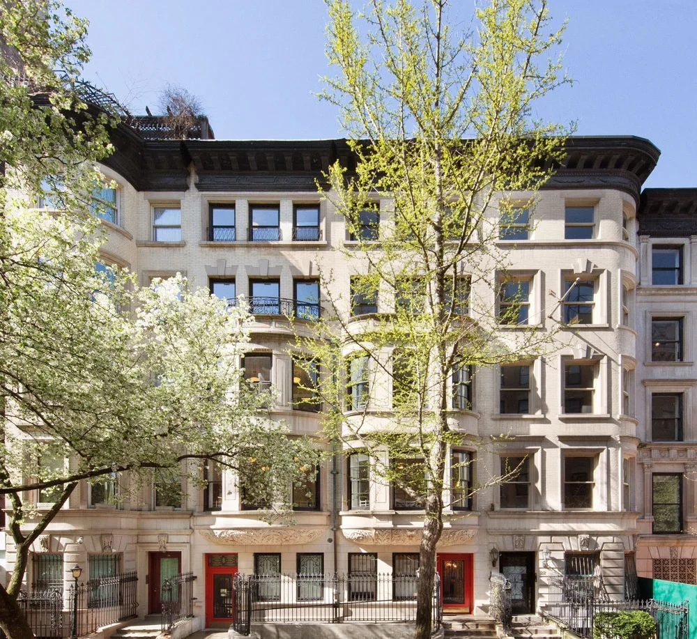 The Diller-Quaile School of Music is part of the Carnegie Hill Historic District, located on a tree-lined street on Manhattan’s Upper East Side just one block from Central Park. Building numbers 24 & 26, a landmarked double-townhouse, houses the School and its performance space and rehearsal studios