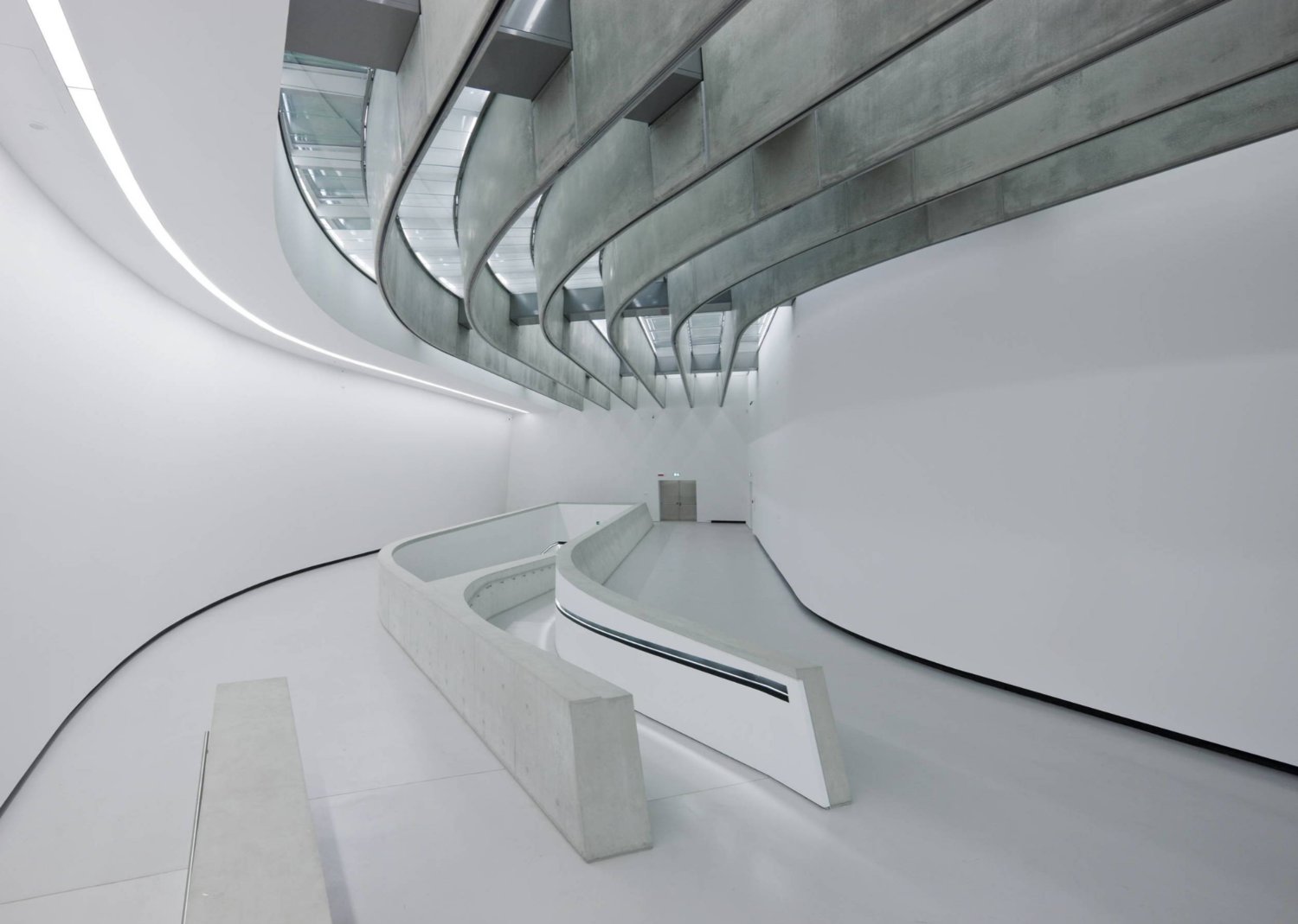 Screenshot-2017-10-3+Remembering+Zaha+Hadid+–+the+Queen+of+the+Curves.png