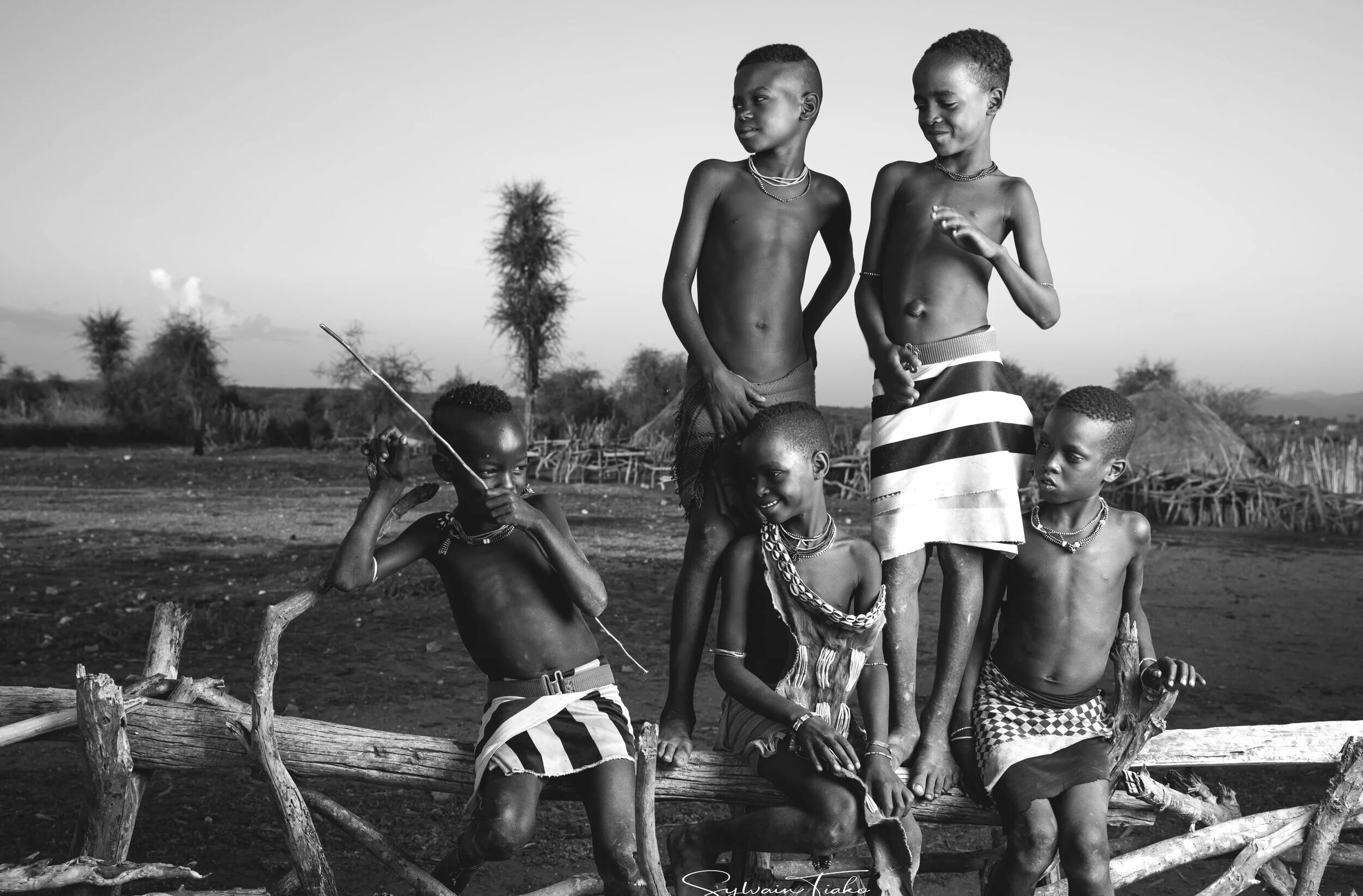 enfants+omovalley.jpg