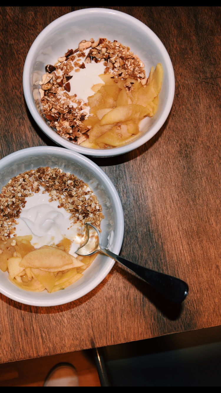 Apple Pie Yogurt Crumble