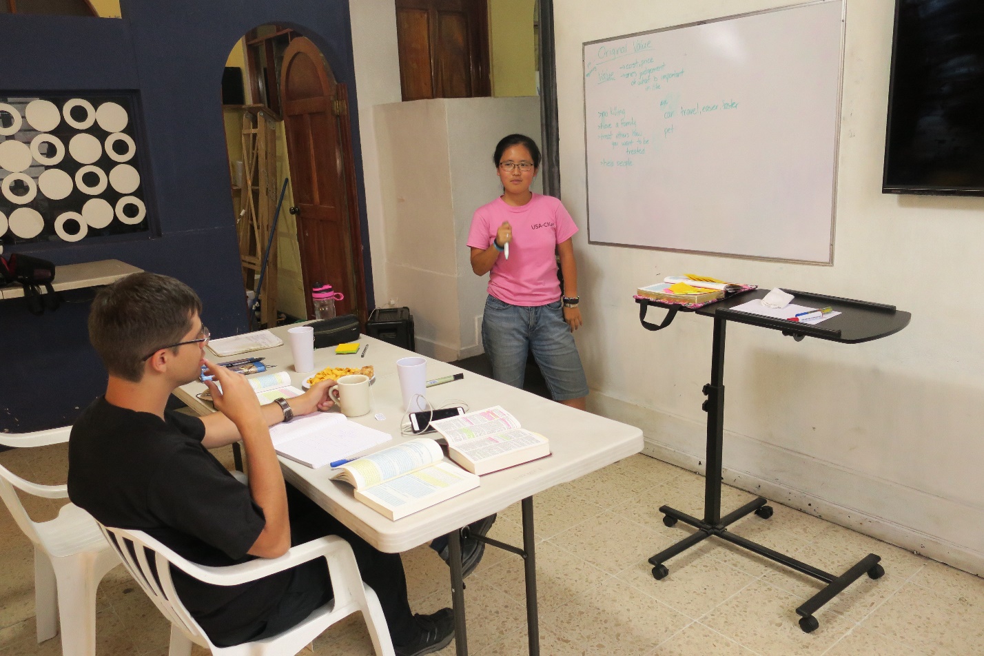 Fuyu Fujioka giving a lecture on Original Value
