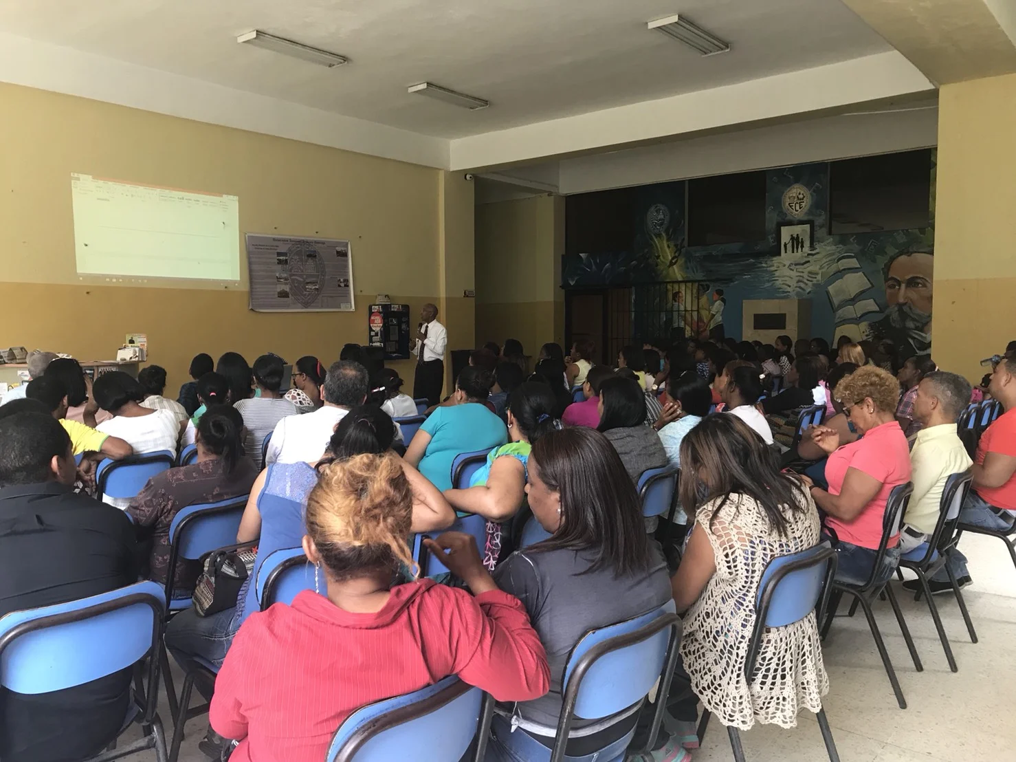 The lecturer was the president of UPF here in the DR, Mr. Cesar Regalado.