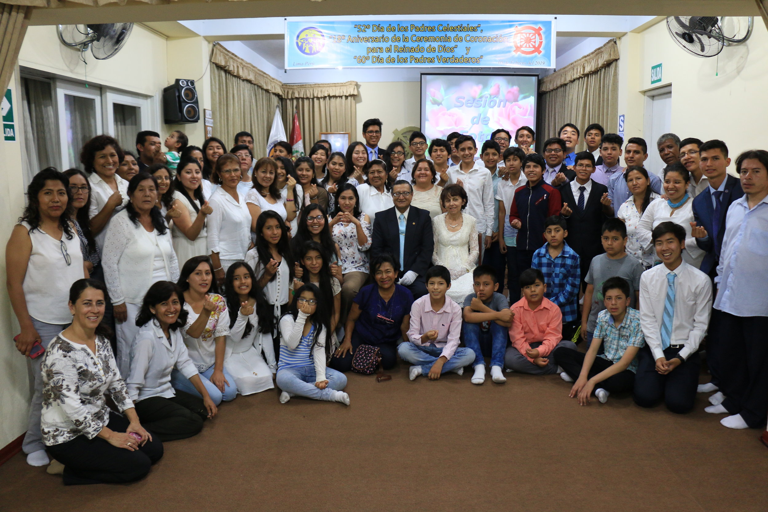 Group Photo with the Peruvian Community
