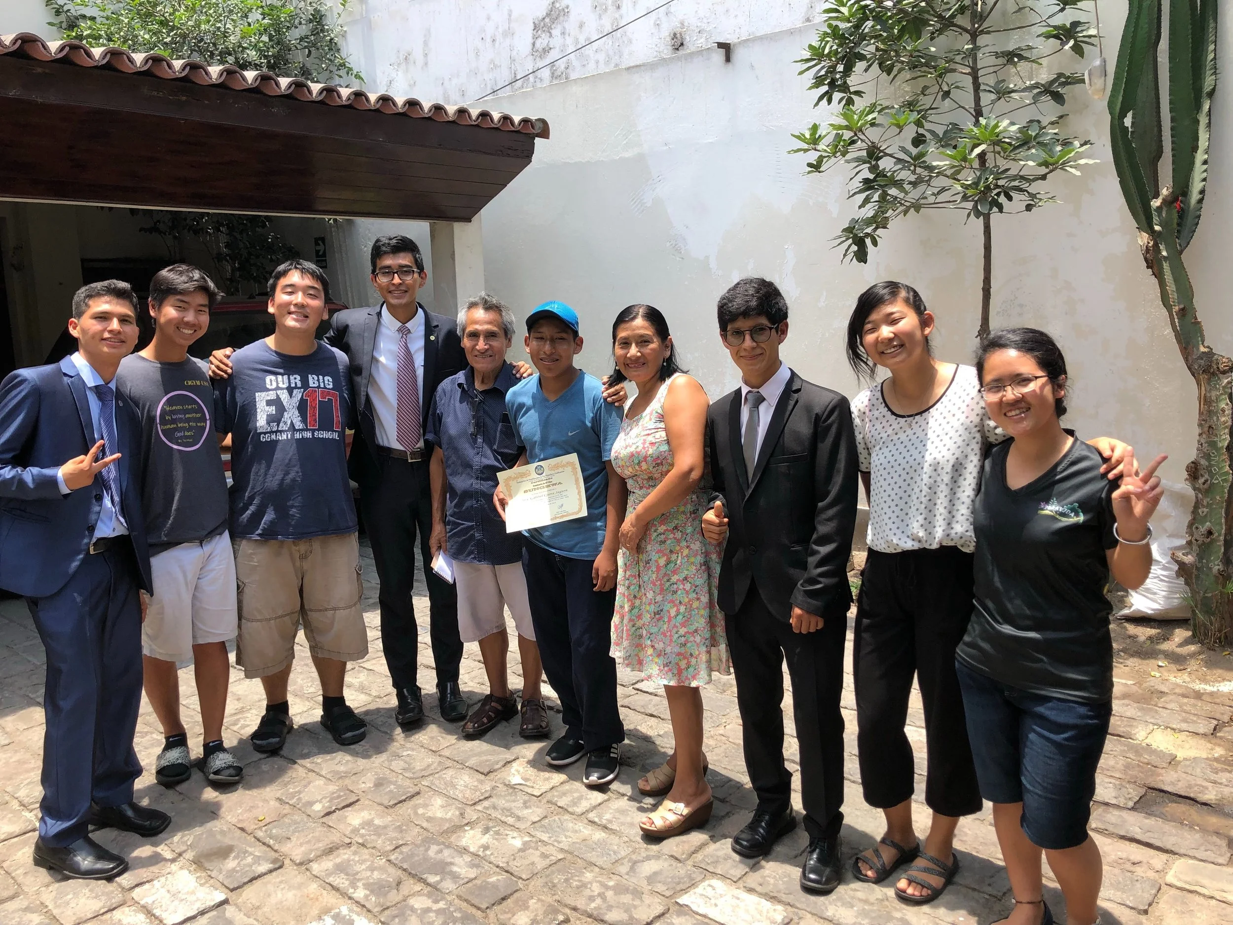 (Left to Right) - Fernando, Yasuhiro Ishiyama, sotetsu Honda, Dokhwa Miraval, Jose’s Father, Jose, Jose’s Mother, Ricardo, Kana Ishii, Fuyu Fujioka