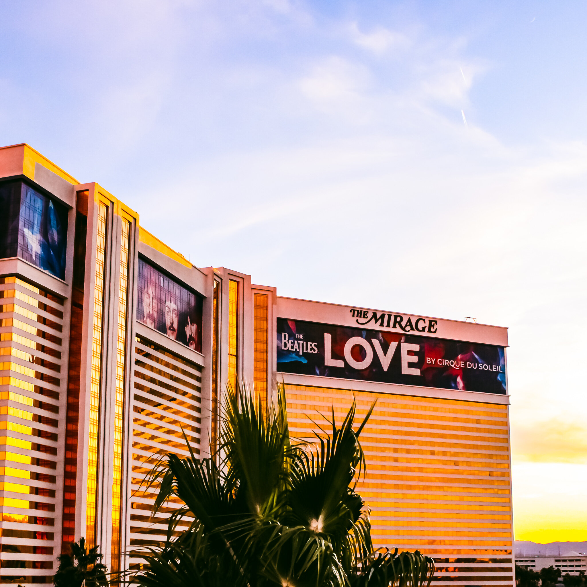 City Las Vegas LOVE 3F7B827C-3DA7-4B0F-997F-D30B9085514E_1_201_a.jpg