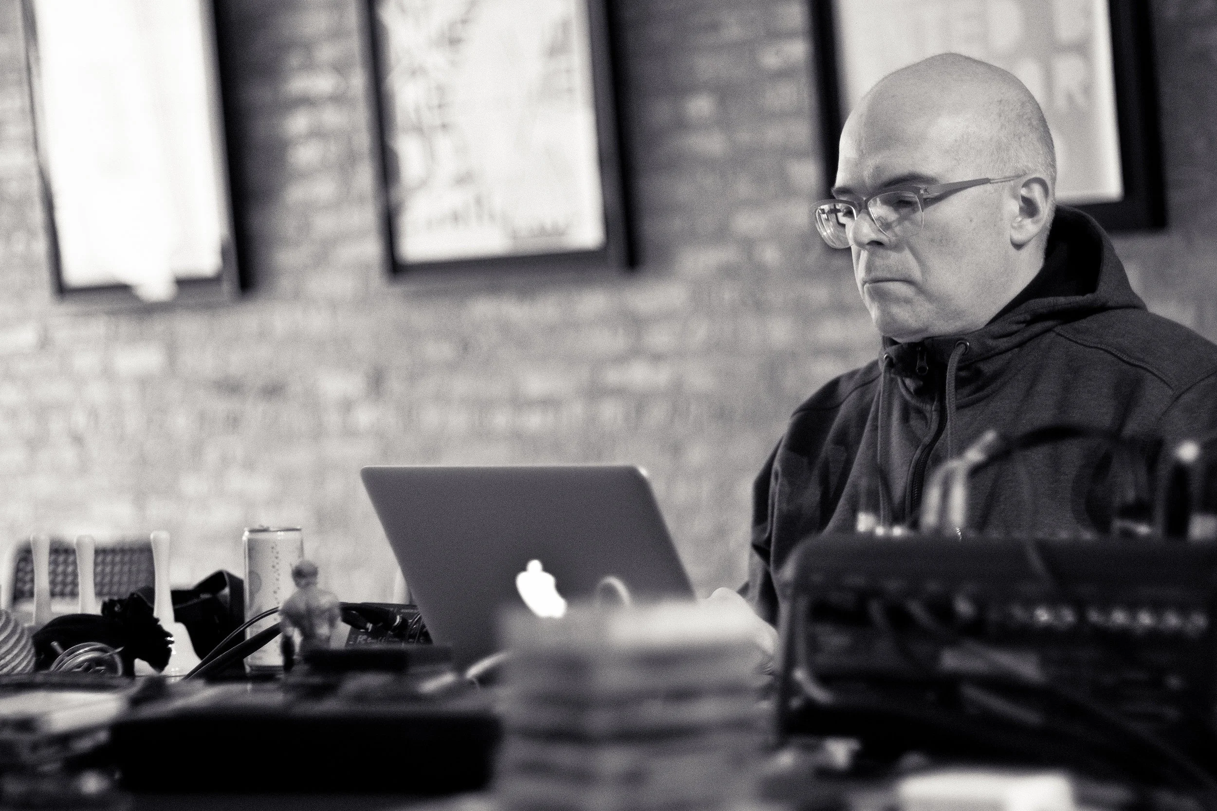 Mark Booth performing. Image courtesy of John W. Sisson Photography.