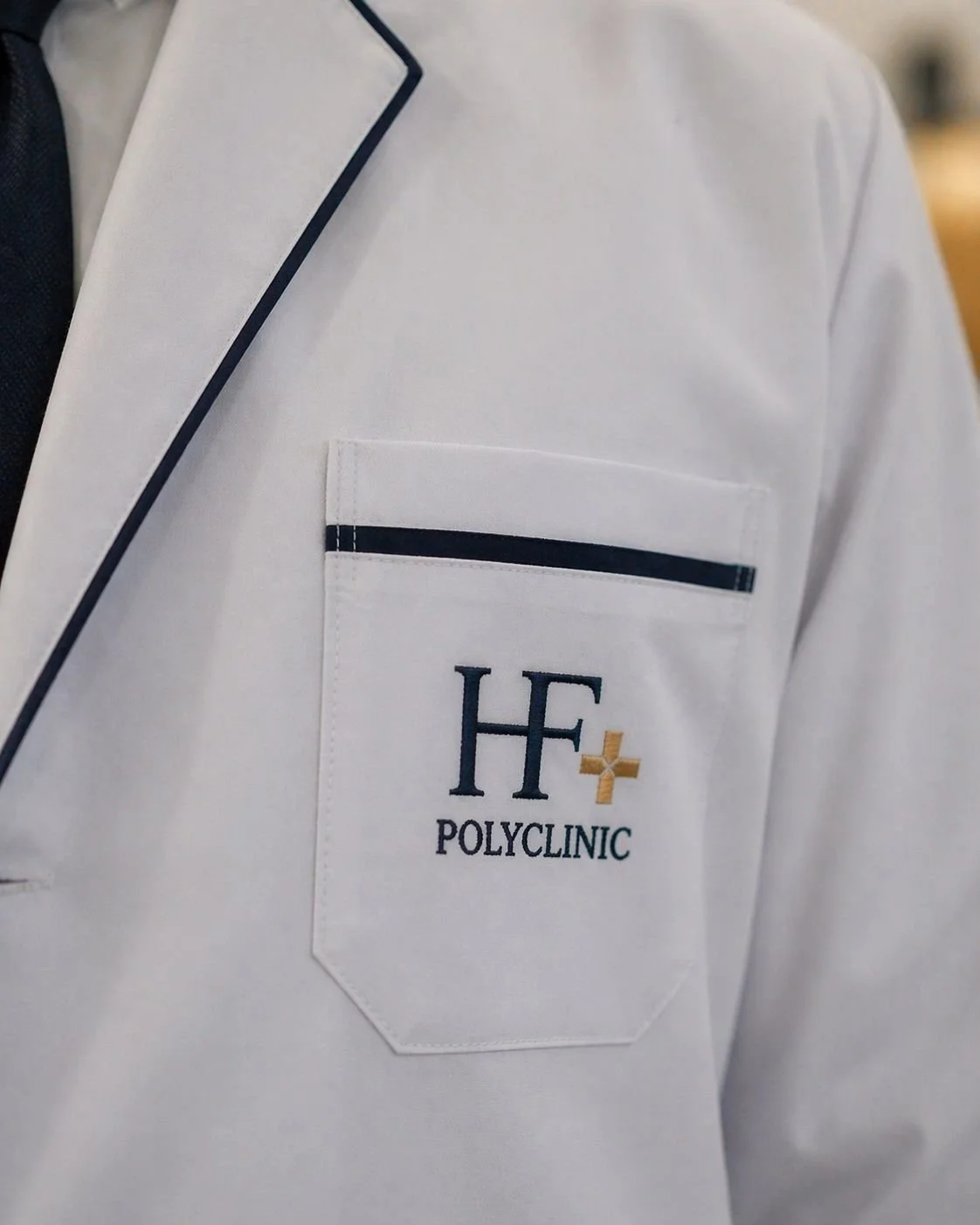 Doctor uniform with custom embroidery for clinical staff high quality doctor jacket with personalized embroidery