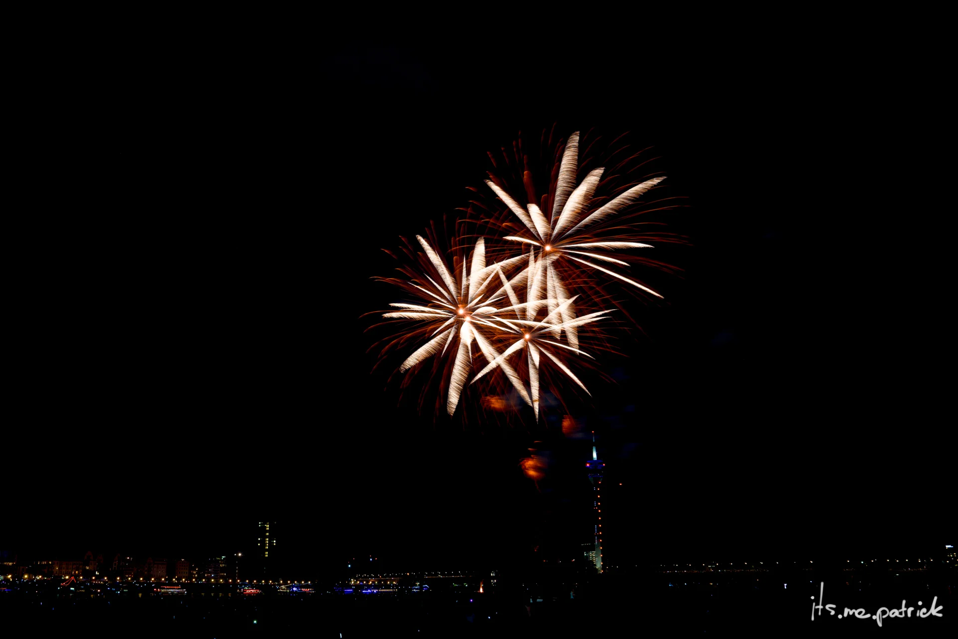 firework-small-1.jpg