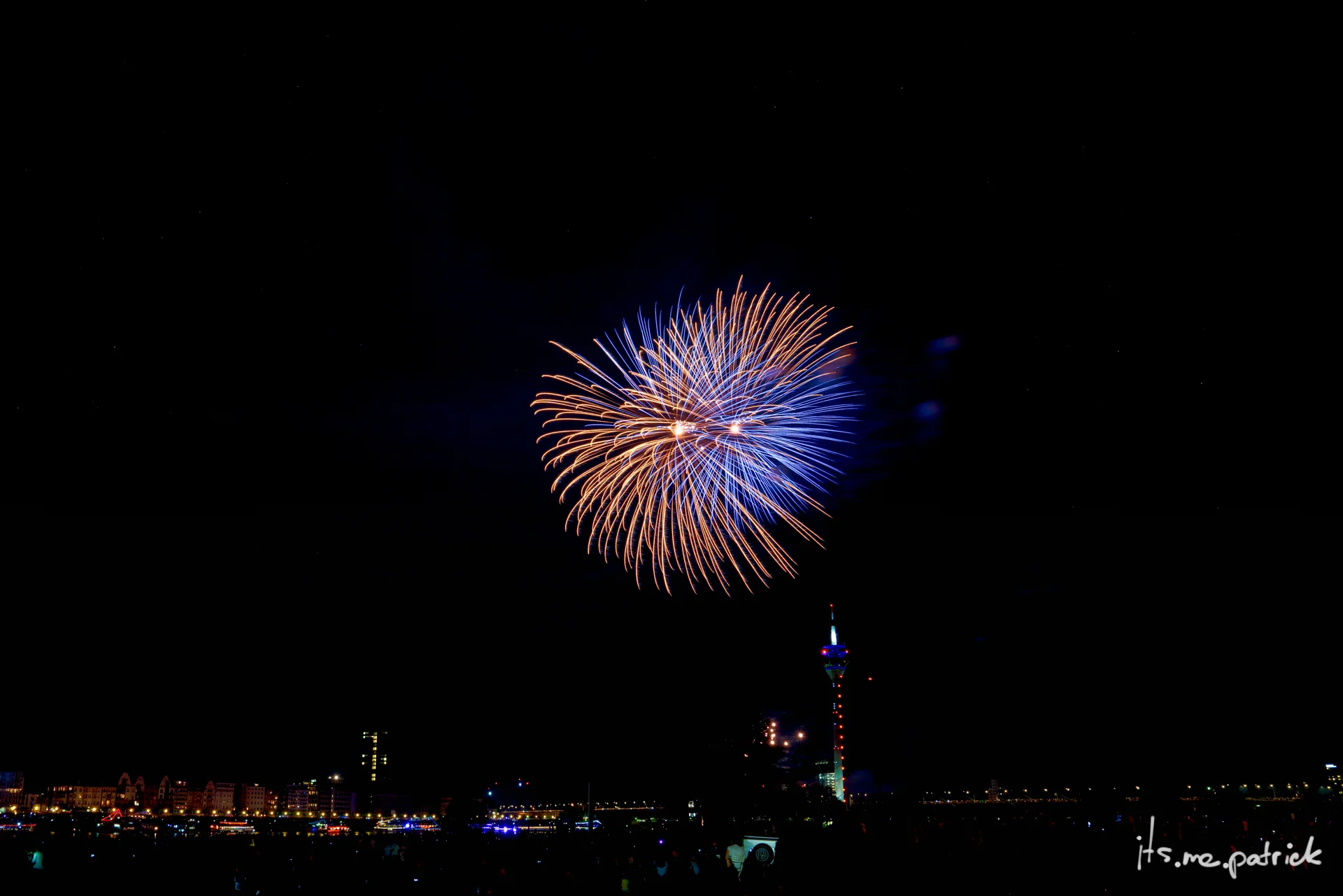 firework-small-4.jpg