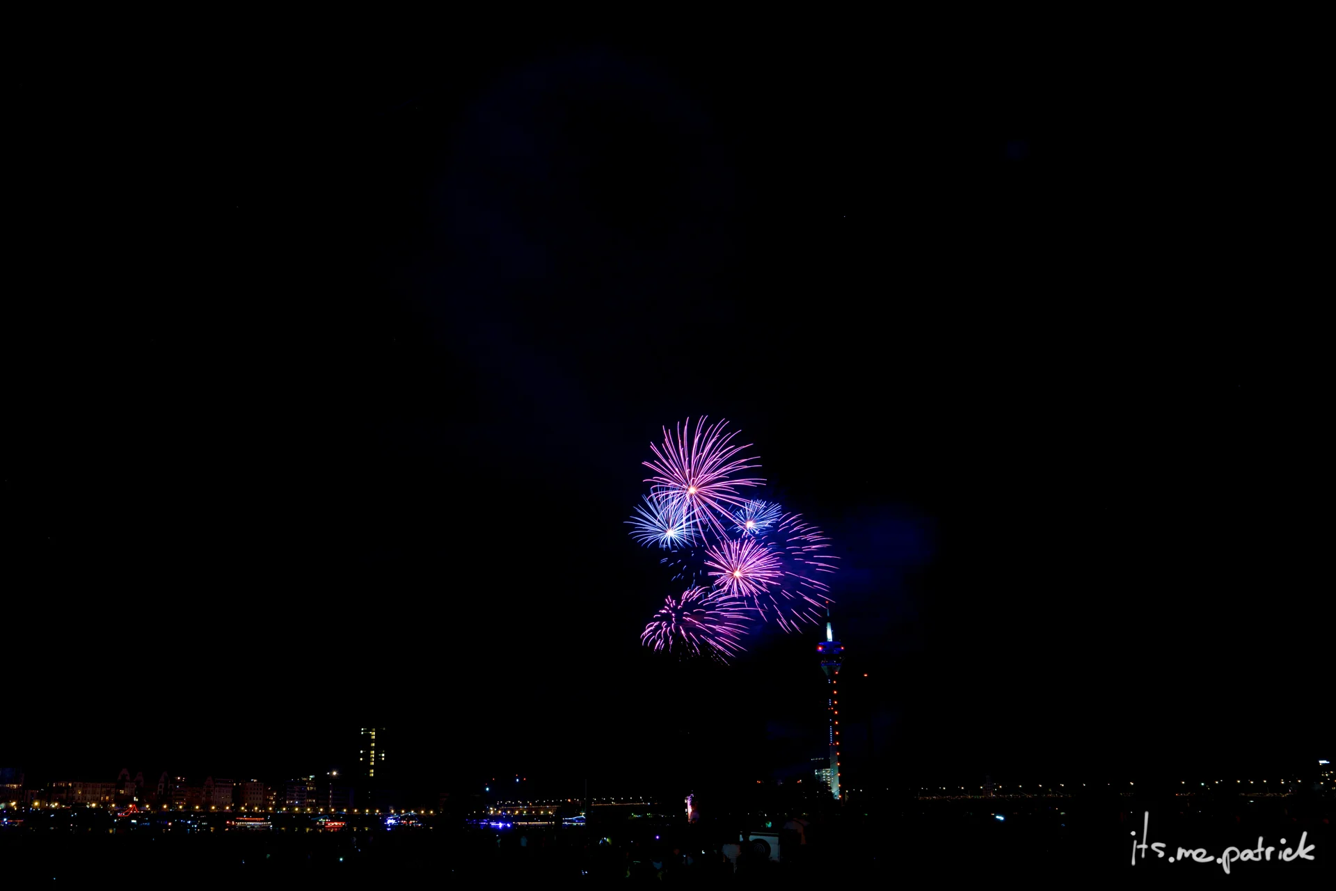 firework-small-7.jpg