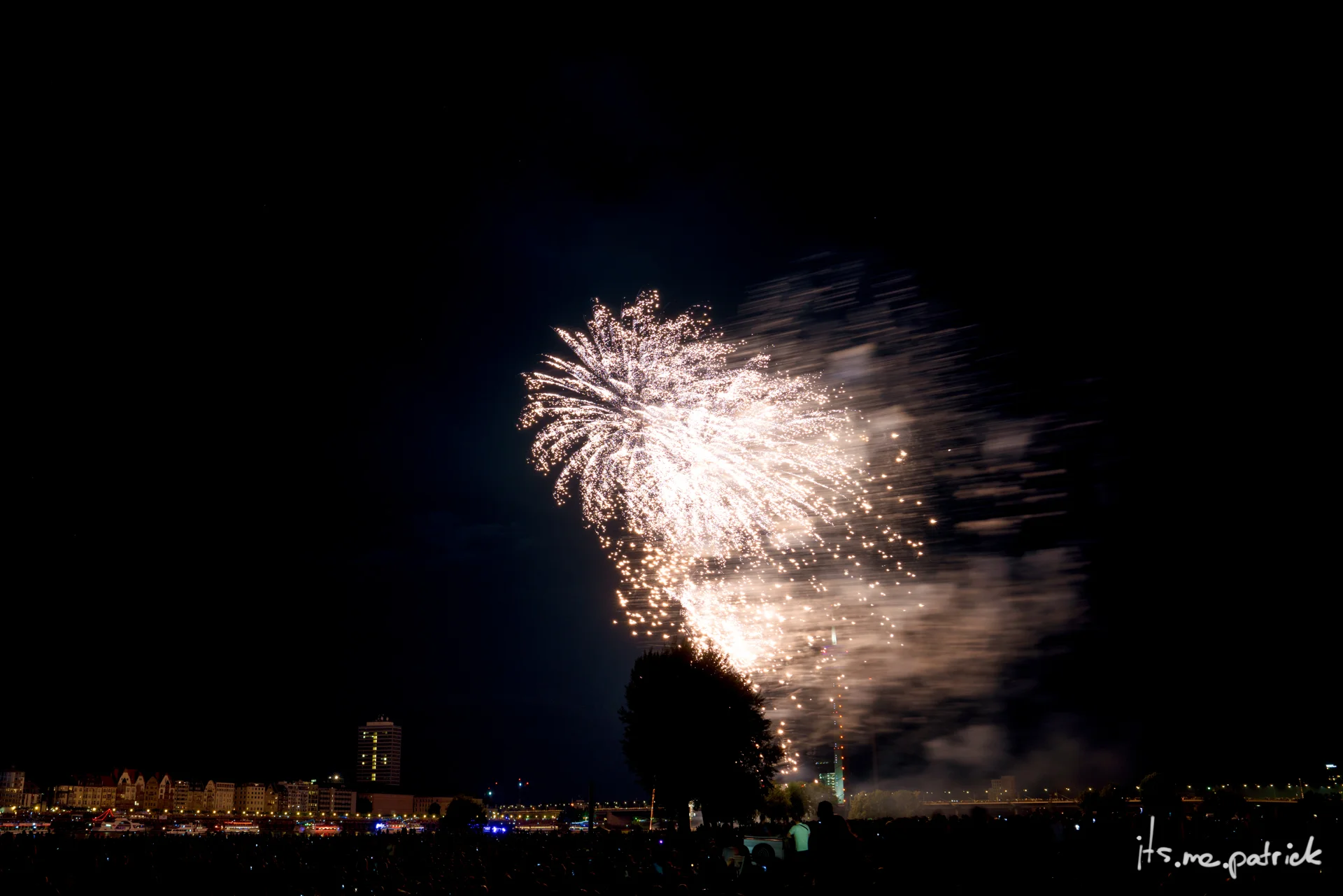 firework-small-9.jpg