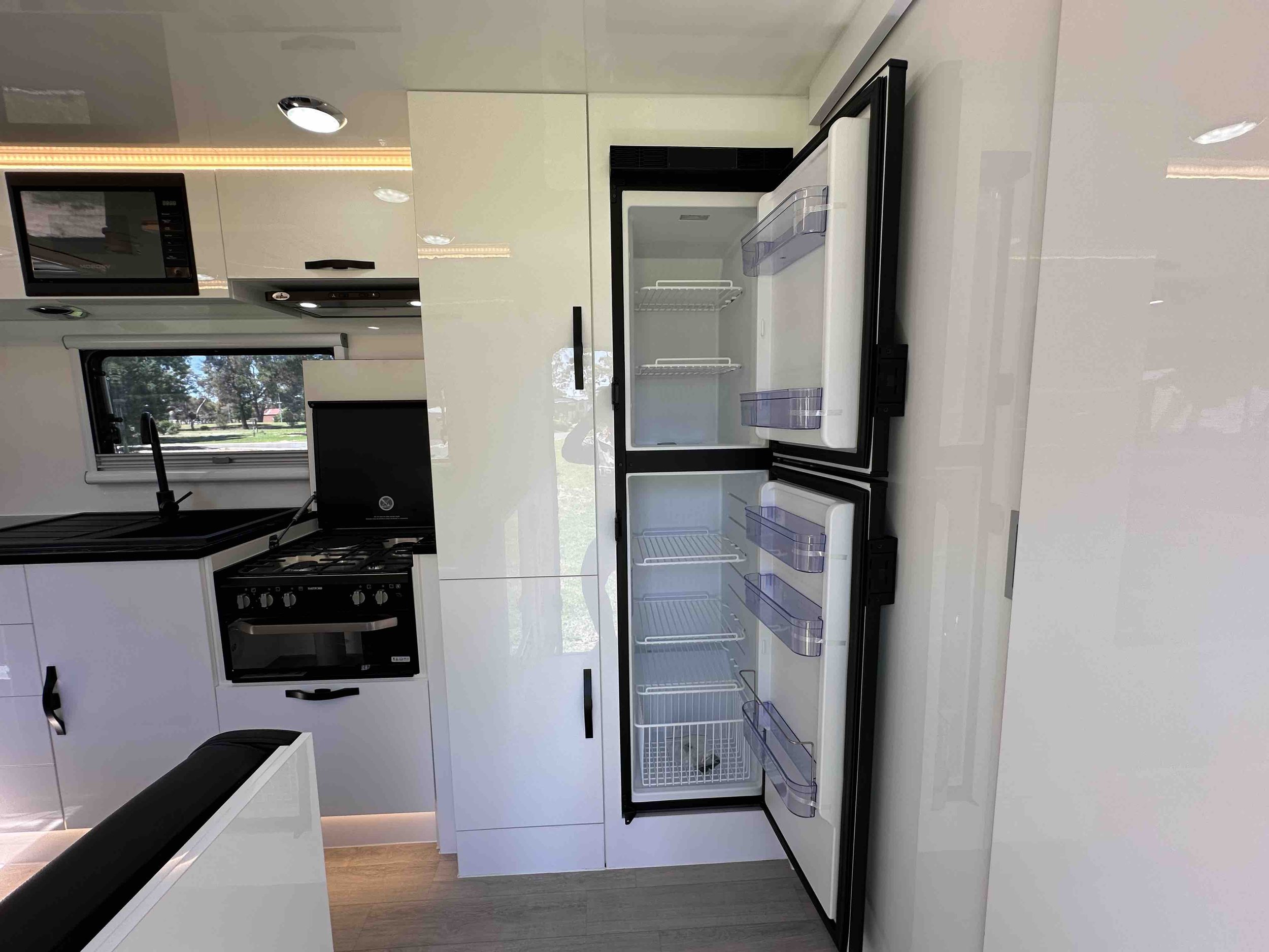 21 fridge.jpg
