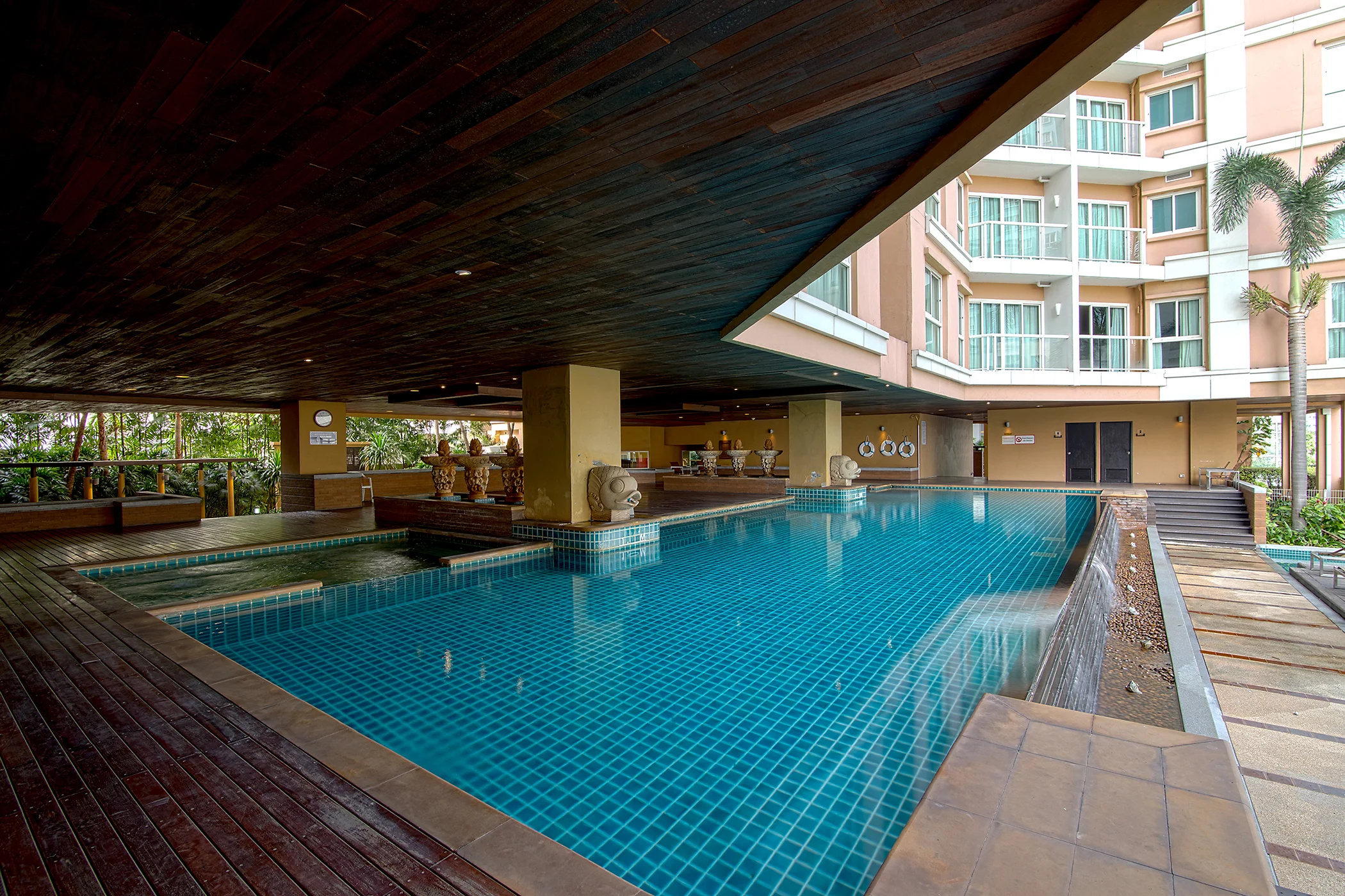 Narathiwas-Hotel-Real-Estate-18.jpg