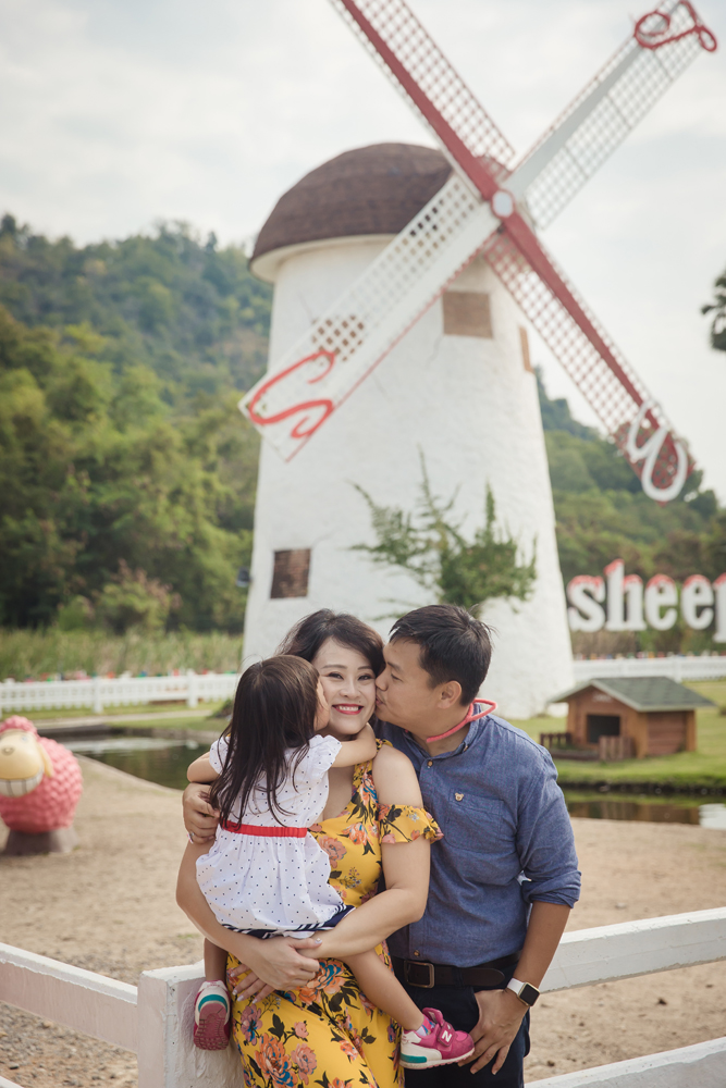  Family Photo Session at Swiss Sheep Farm Hua hin 