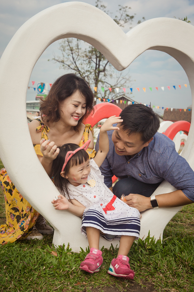  Family Photo Session at Swiss Sheep Farm 