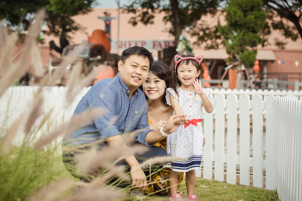  Family Photo Session at Swiss Sheep Farm Hua hin 