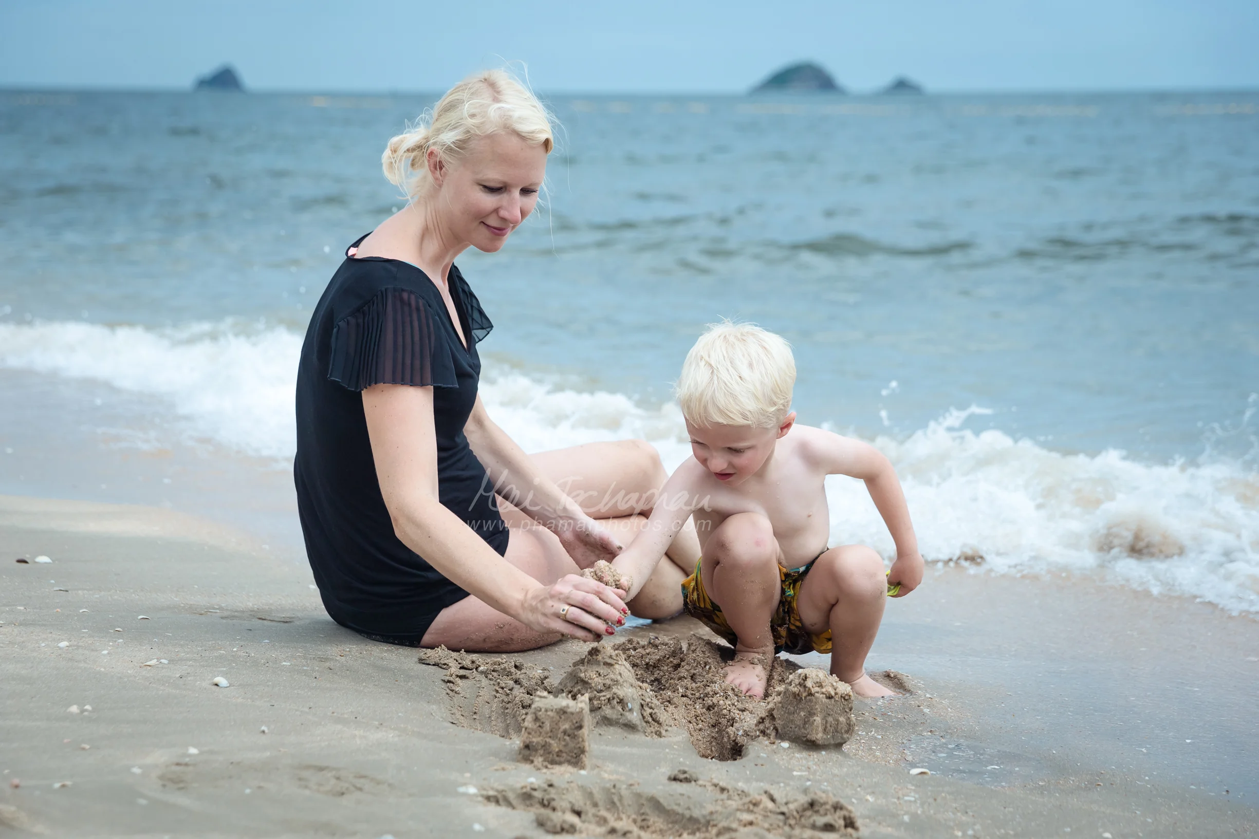 2018_Family_Vacation_HuaHin-0535.jpg