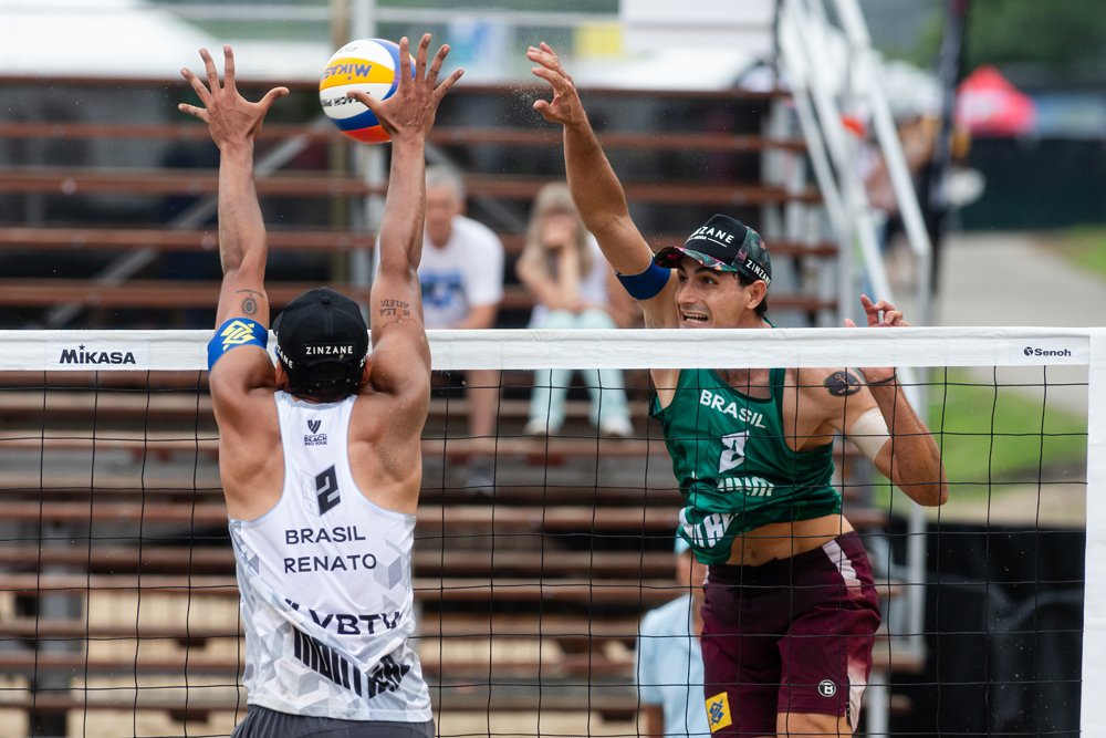 FIVBBeachProTourElite16MontrealnMainDrawDay2-21.jpg