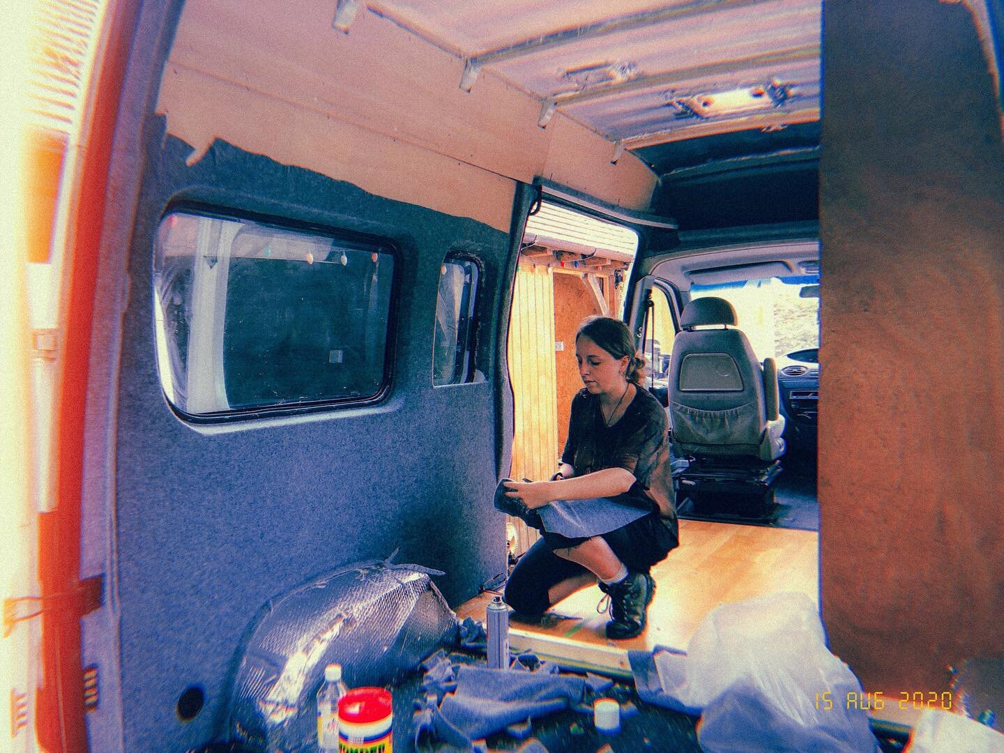 Getting our vehicle carpet in and around the window edges! 
Max is looking finished in some places now! 
Can&rsquo;t wait to start cladding from above the windows soon 
.
.
.
.
#vanbuild #vanconversion #diycamper #selfbuildcamper #minibusconversion #
