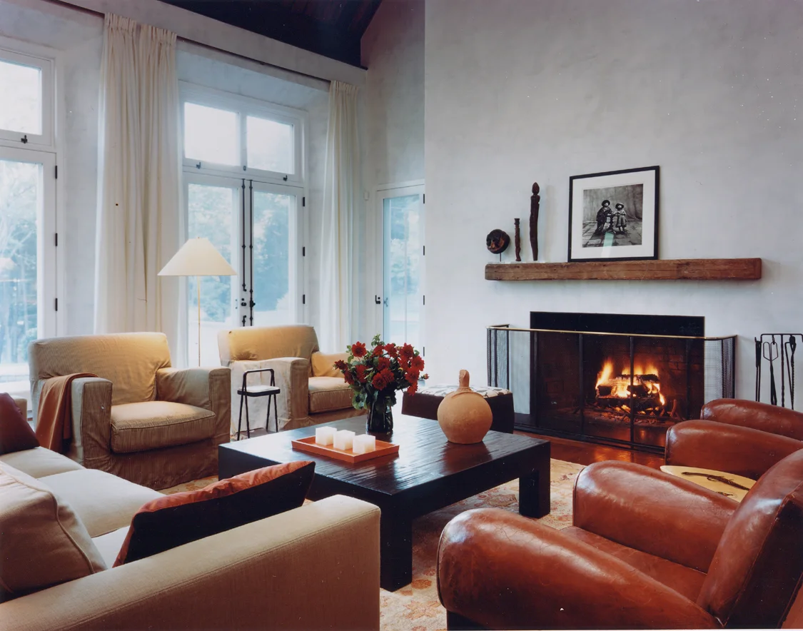 9709CO_022_Familyrm.jpg