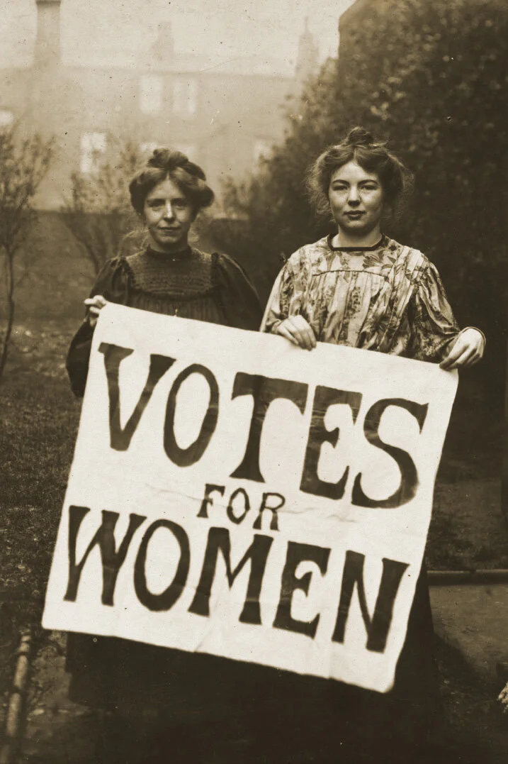 Annie Kenney and Christabel Pankhurst campaigning for women's suffrage. Image: Wikipedia.