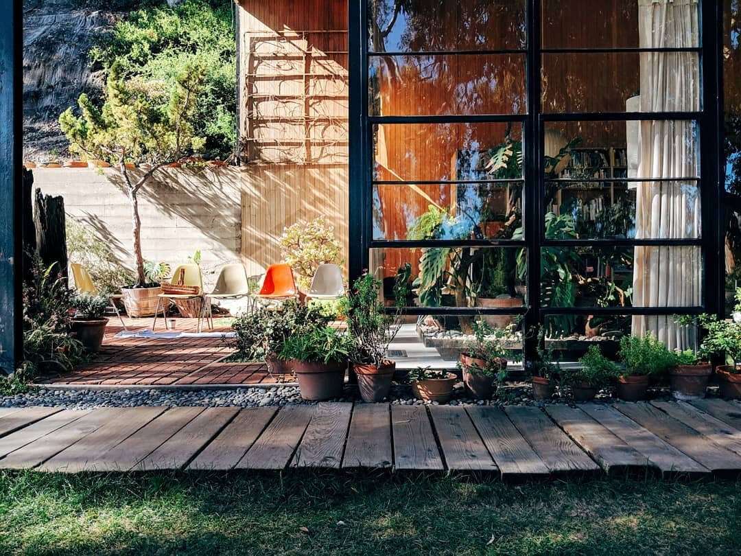 Took advantage of the long awaited sunshine and spent the morning at the Eames House. Was the perfect reset for the year to come.