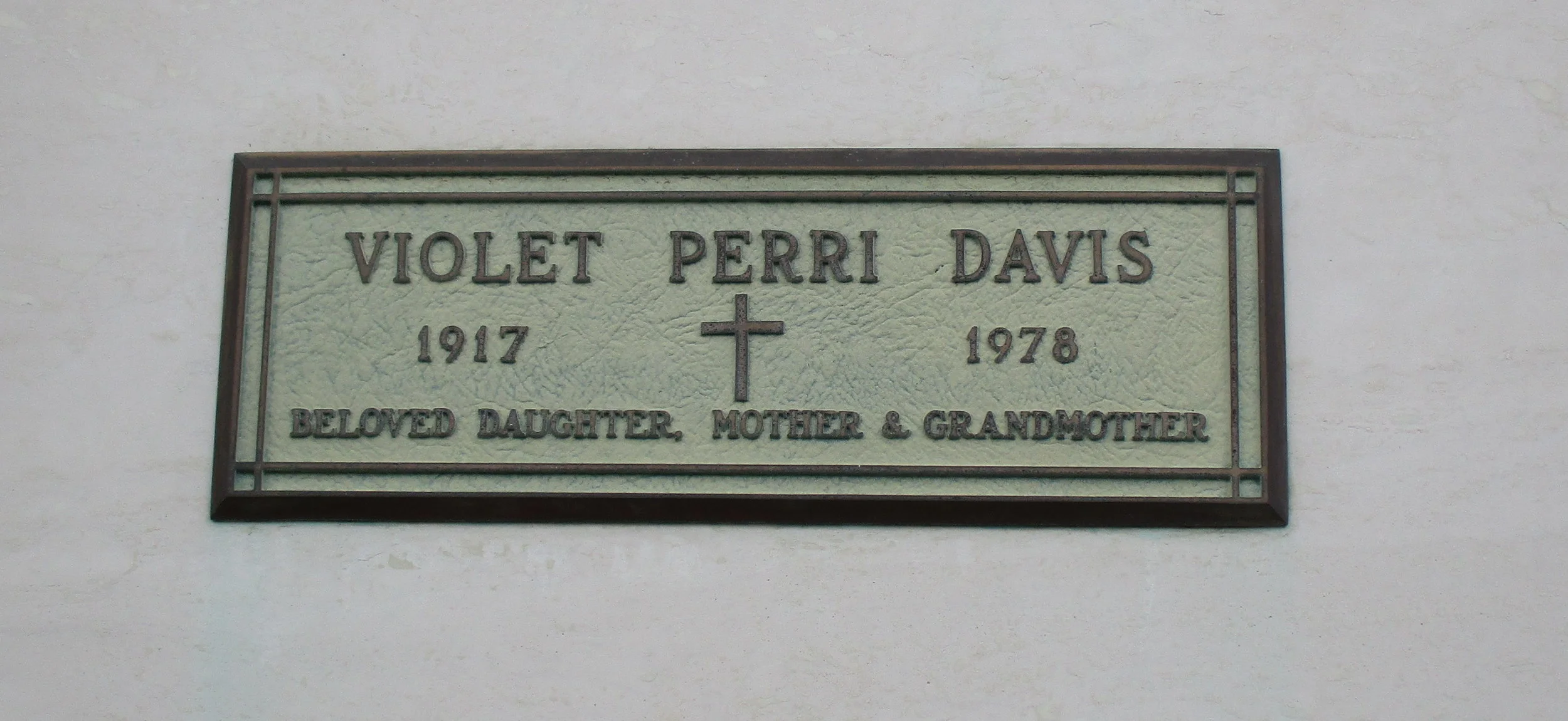 VioletPerriDavis.jpg