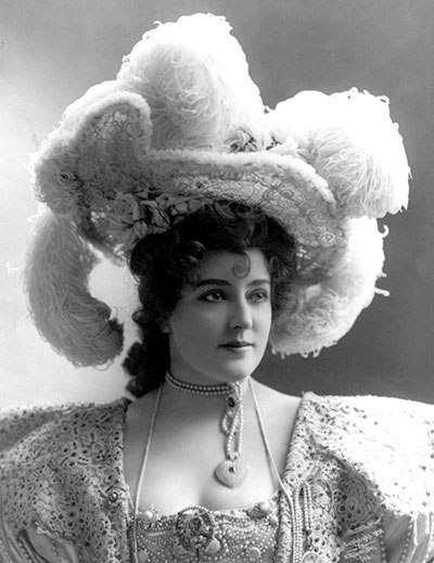 When the Titanic sank in 1912, the most valuable cargo on board was a shipment of feathers. Only diamonds were worth more by weight than feathers at the time.