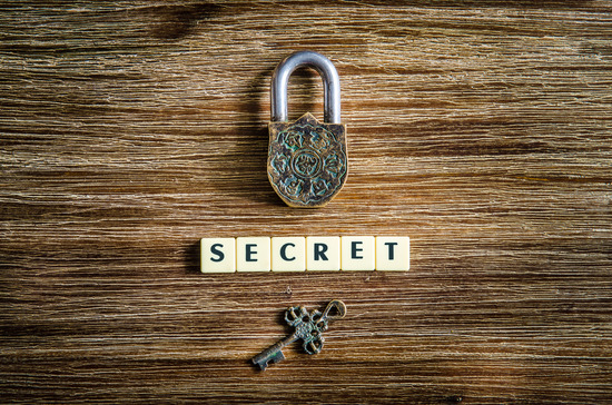 photodune-6573415-old-vintage-padlock-and-key-with-secret-sign-xs.jpg
