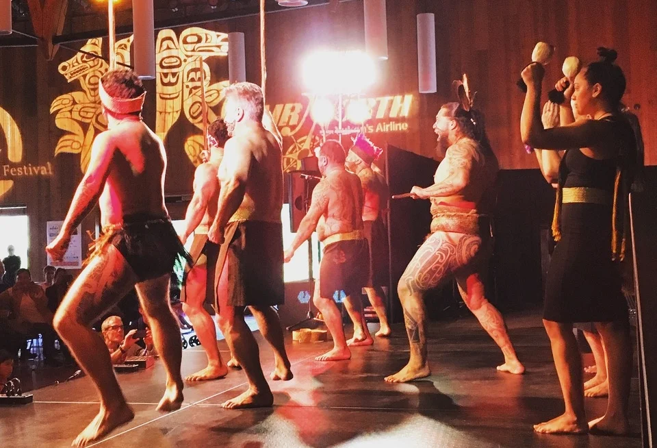 Te Arawa, from Rotarua New Zealand at Adäka 2017. Cross-cultural exchange is an exciting, vital part of artistic gatherings.