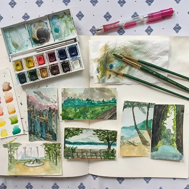 Sketching postcards while my roommate narrates her cooking process to her sister over the phone.
.
.
.
#wishyouwerehere #windsorandnewton #blickartmaterials #watercolorpainting #quarantineartclub
