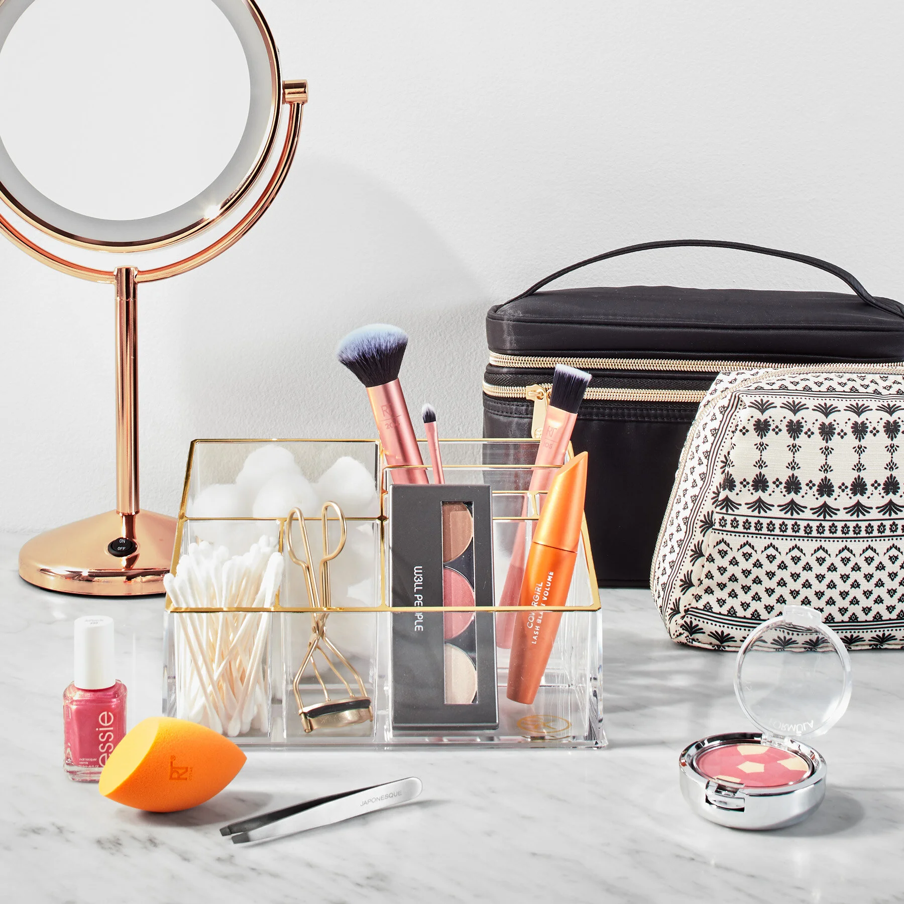 C-001088-01-036_BTC_07Wk2_Collections_MakeupBagsTools.jpg
