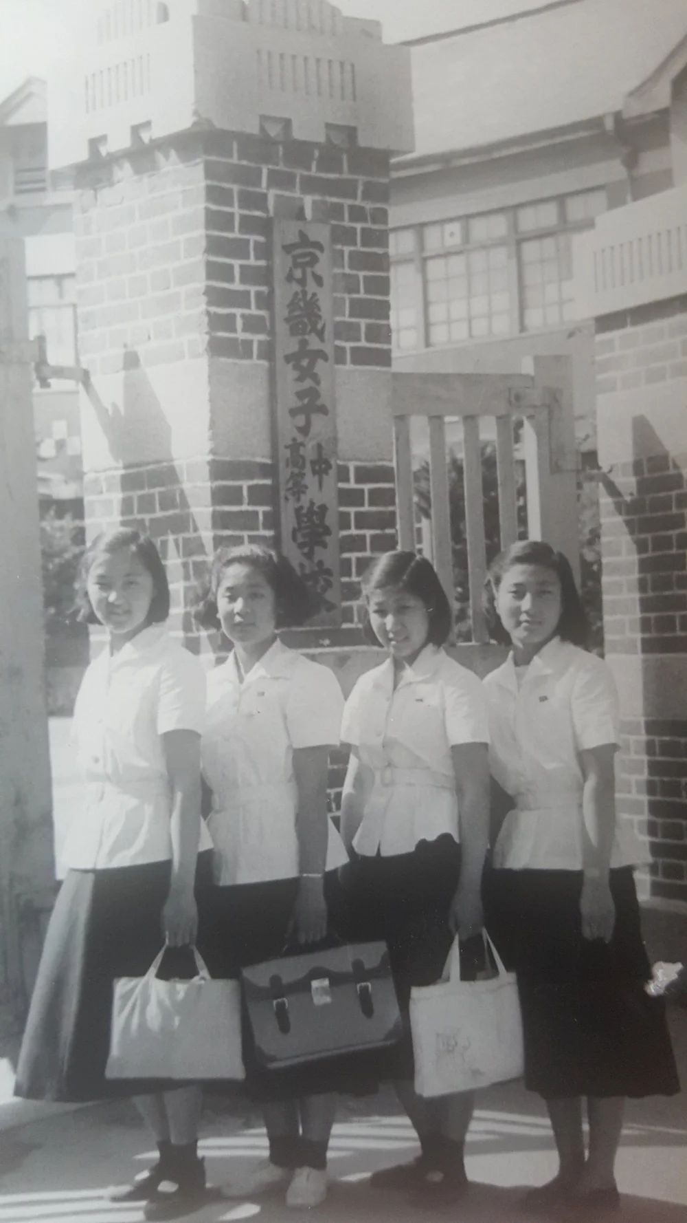 About Us — Kyung Uhn Scholarship Speech Contest