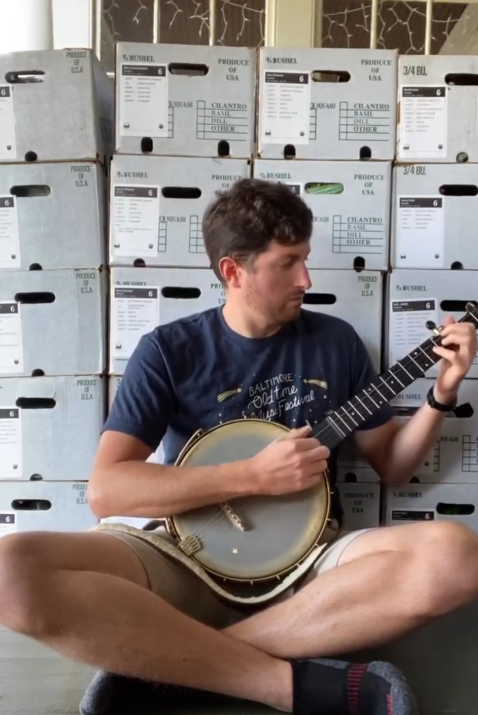 Brad Kolodner playing banjo to Good Dog Farm CSA shares