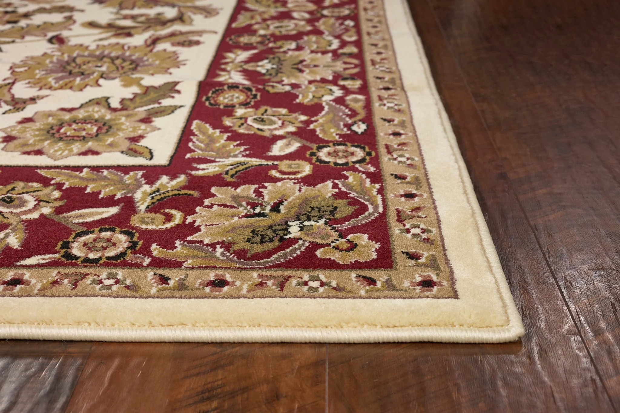 Ivory:Red Kashan Cambridge 3.jpg