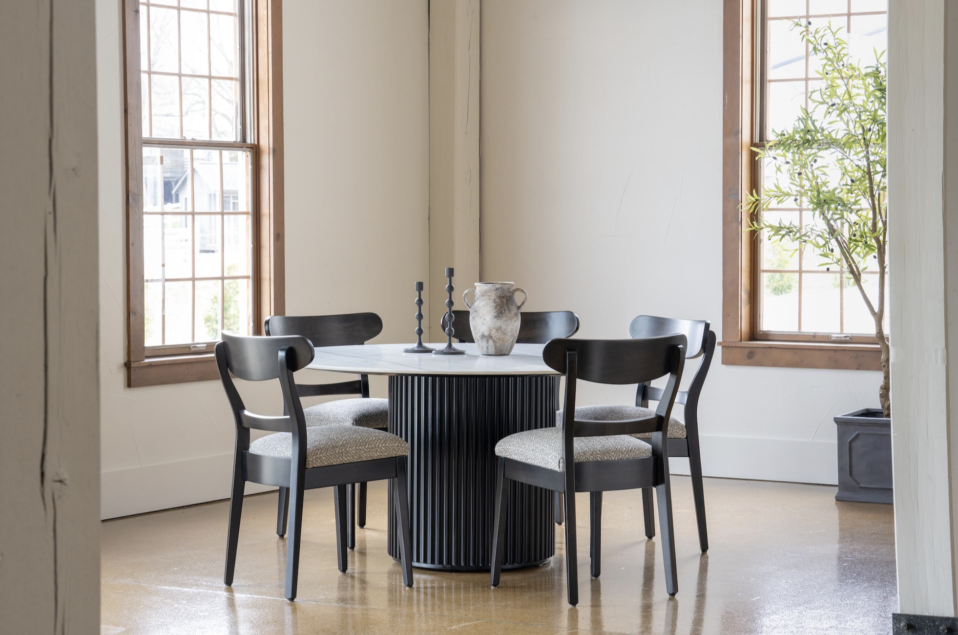 Customizable Quartz Glacier Dining Table