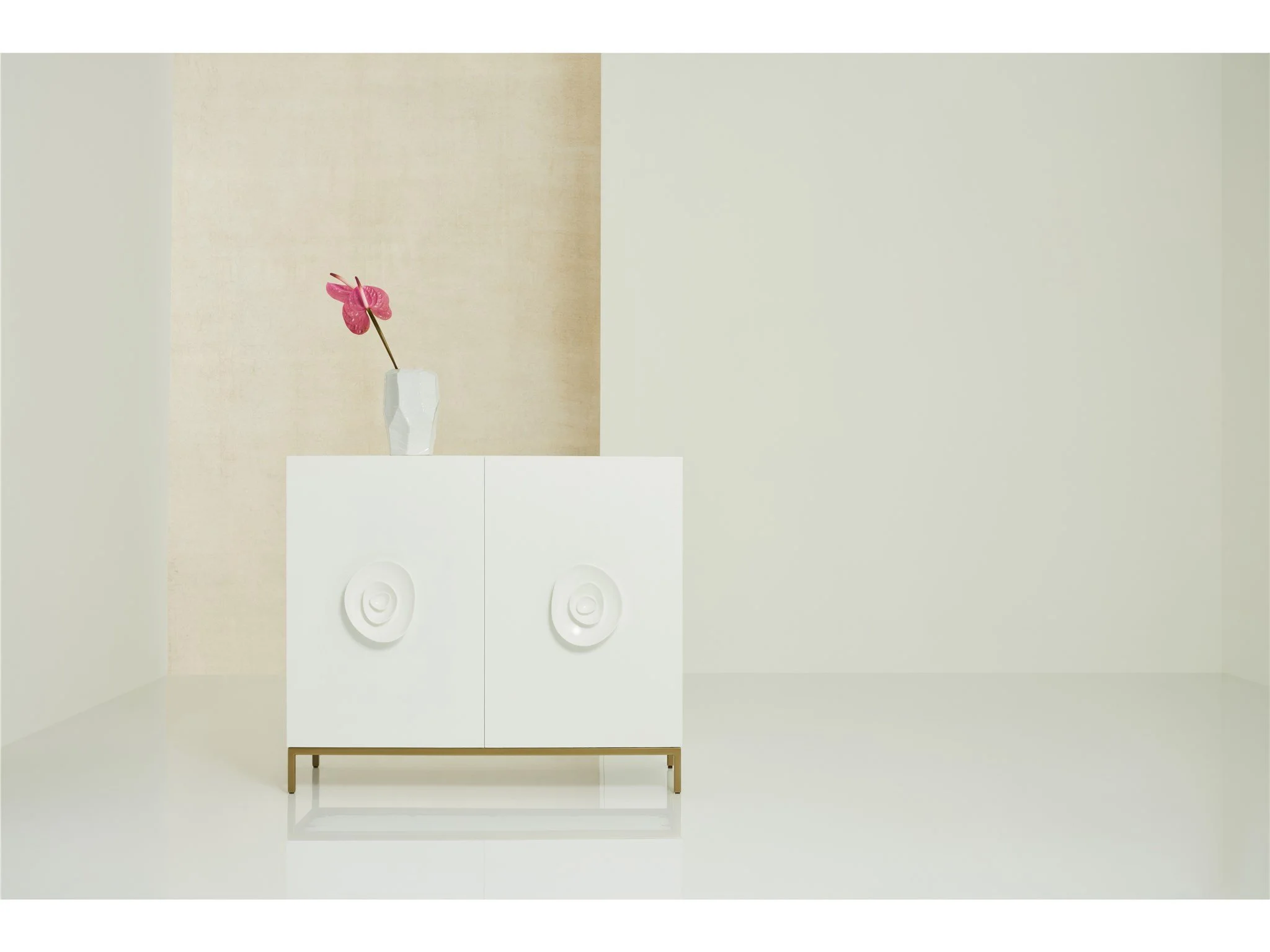 Fleus Hall Chest
