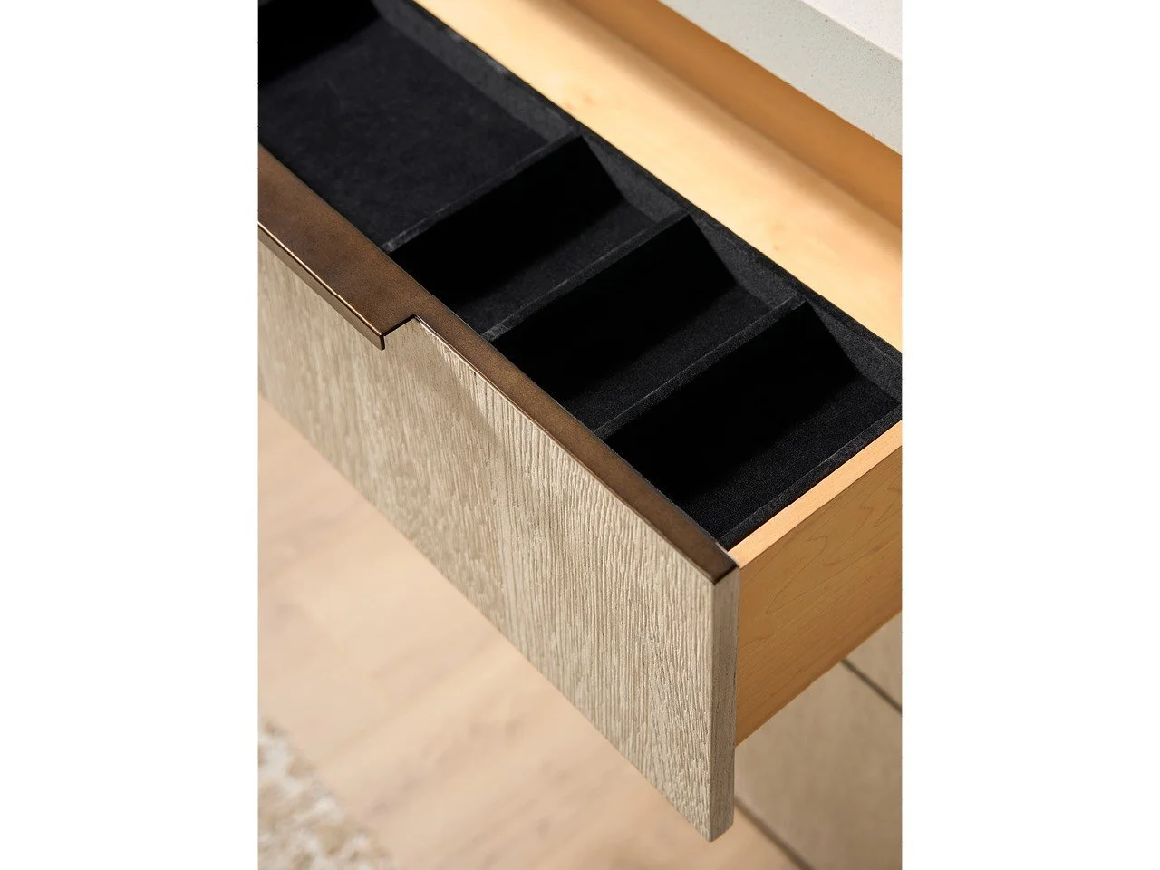 U560A050_Detail_VM3.jpg