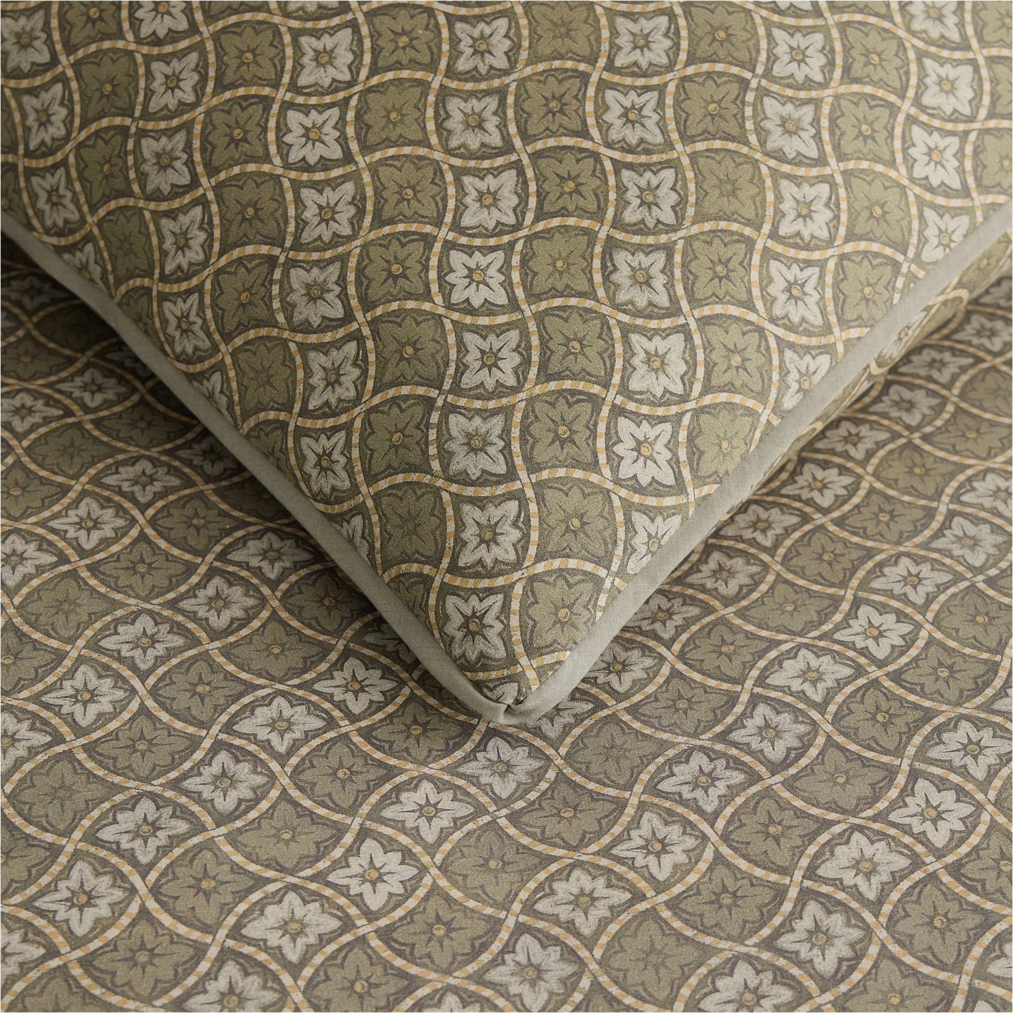 diamond-lattice-floral-duvet-cover-shams-xl.jpg