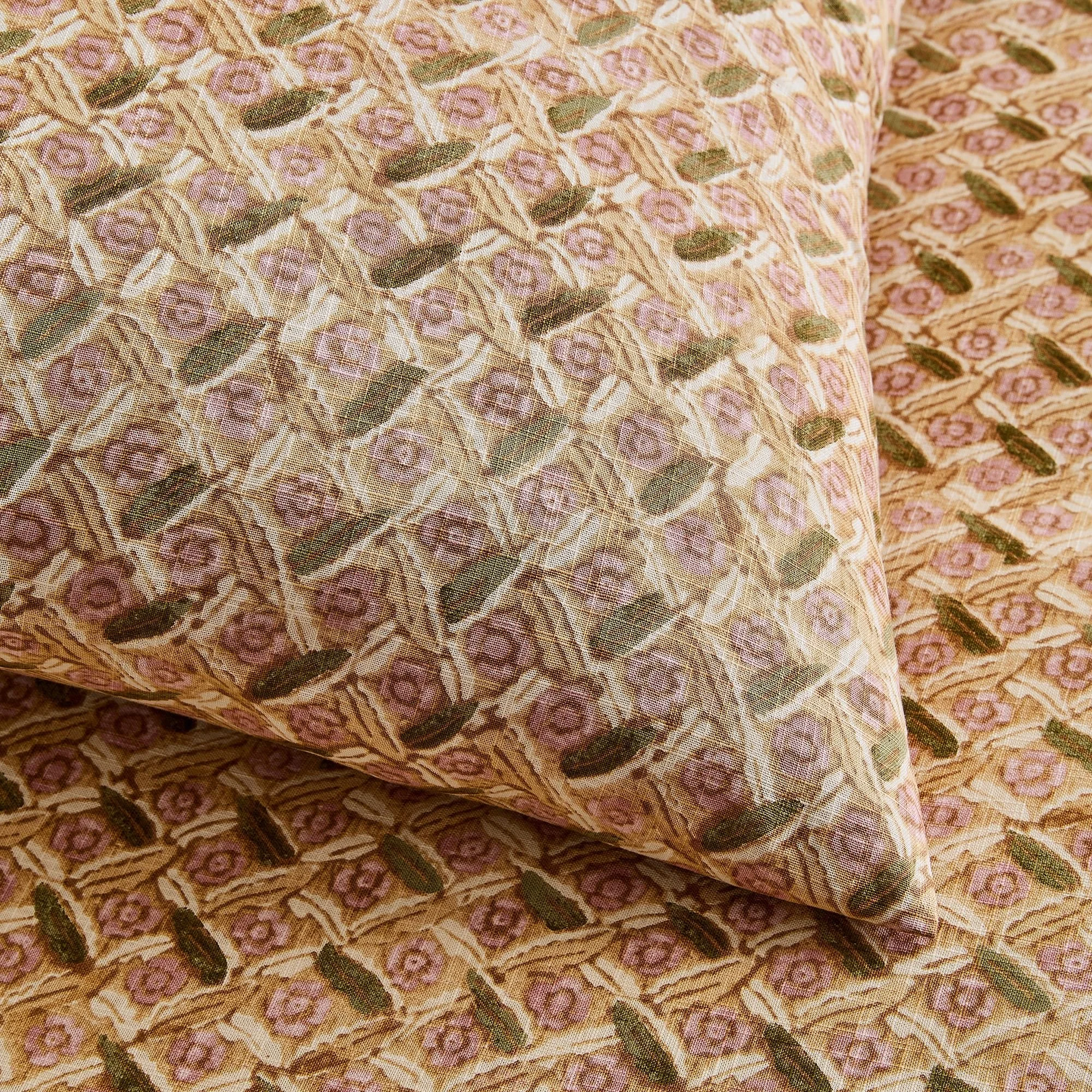 pierce-ward-floral-lattice-duvet-cover-shams-xl (1).jpg