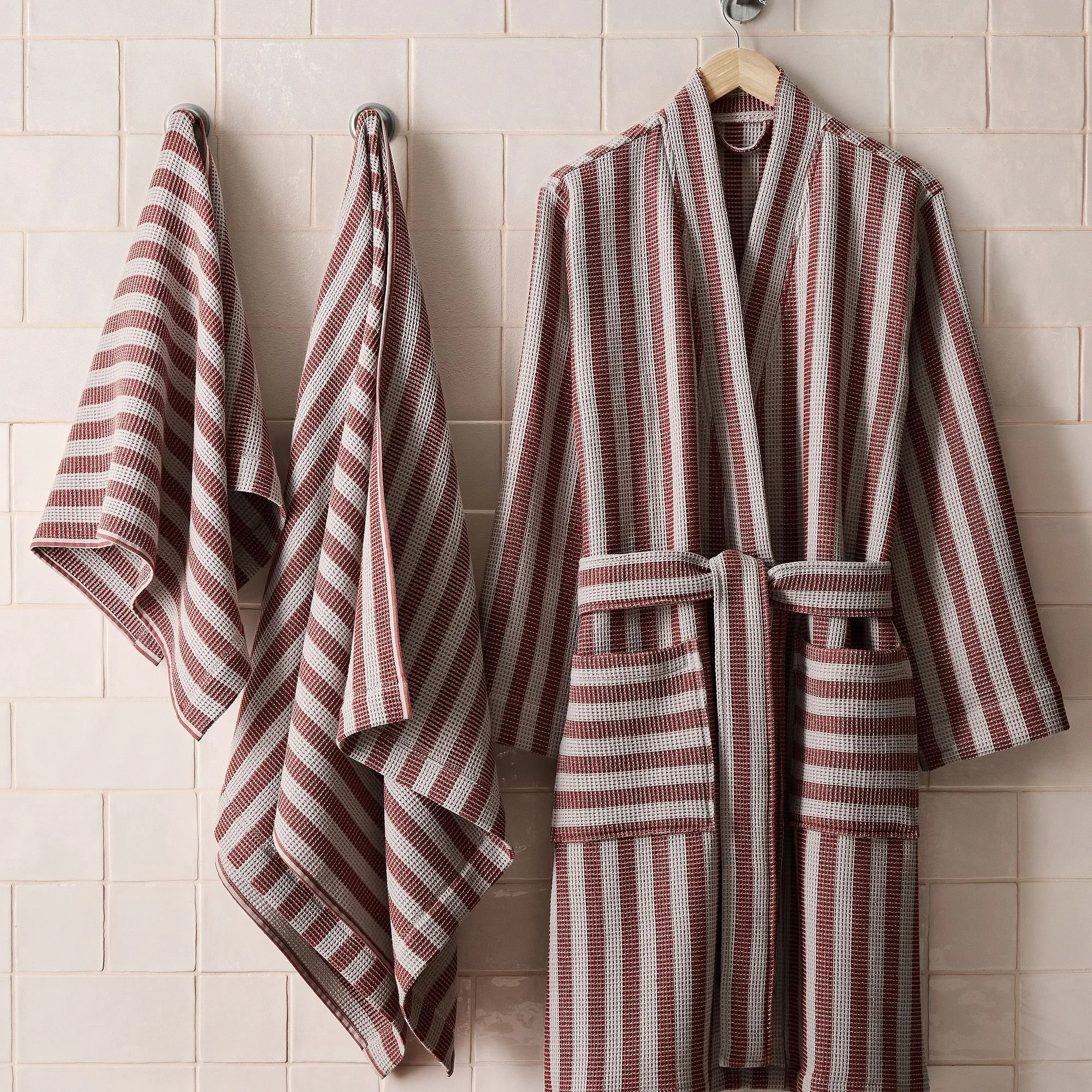emma-chamberlain-stripe-waffle-robe-2-xl.jpg