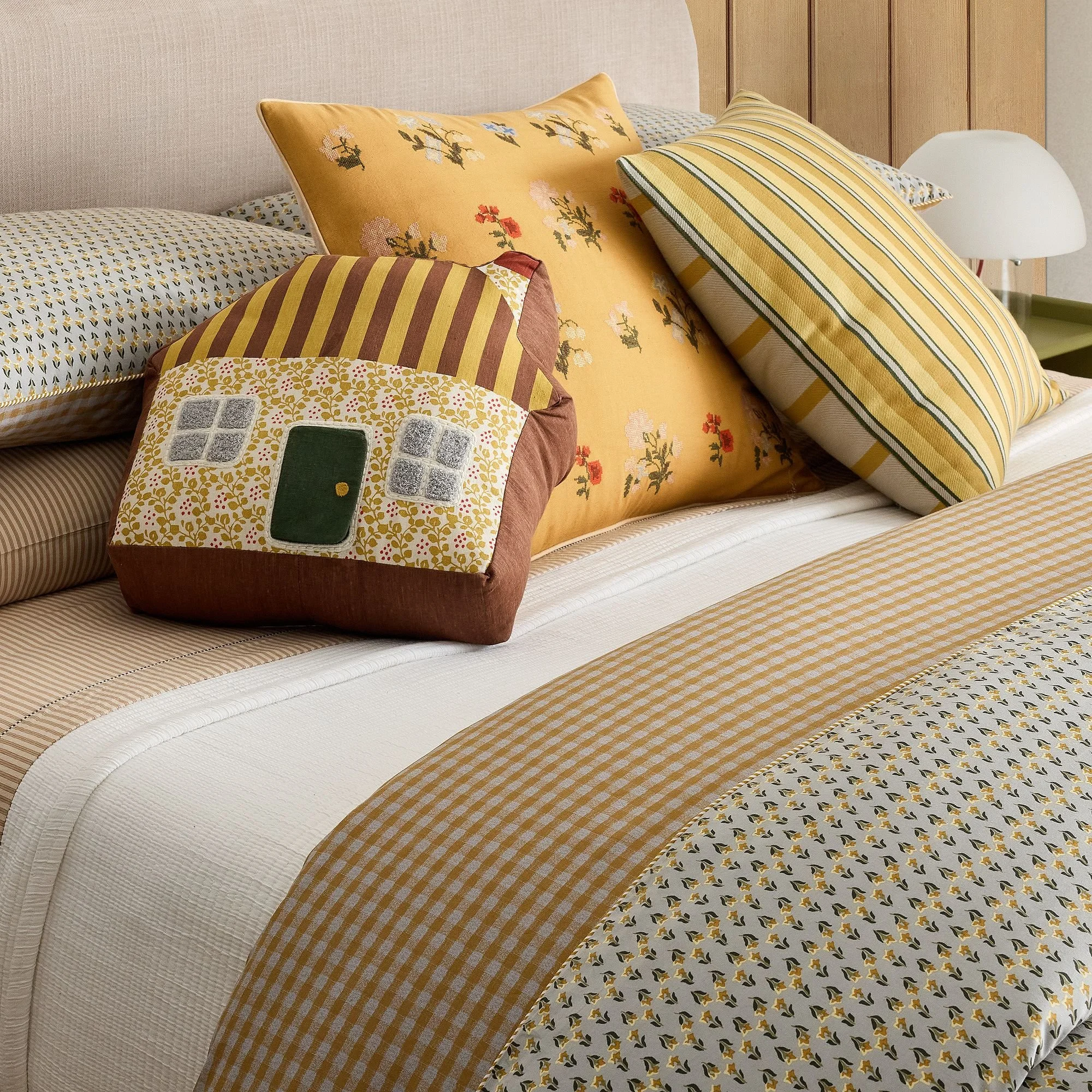 emma-chamberlain-floral-duvet-cover-shams-xl (2).jpg