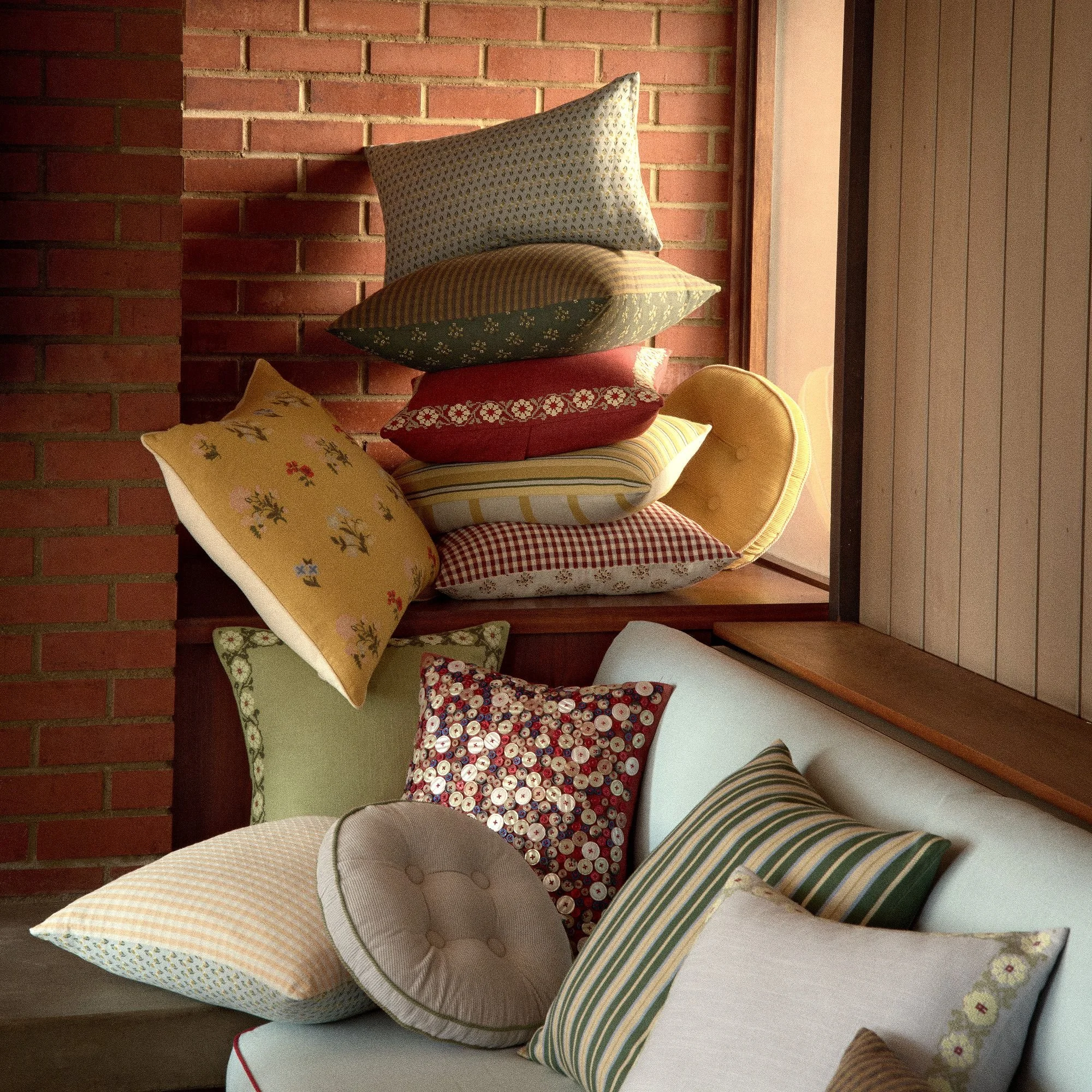 emma-chamberlain-reversible-stripe-pillow-cover-xl (3).jpg