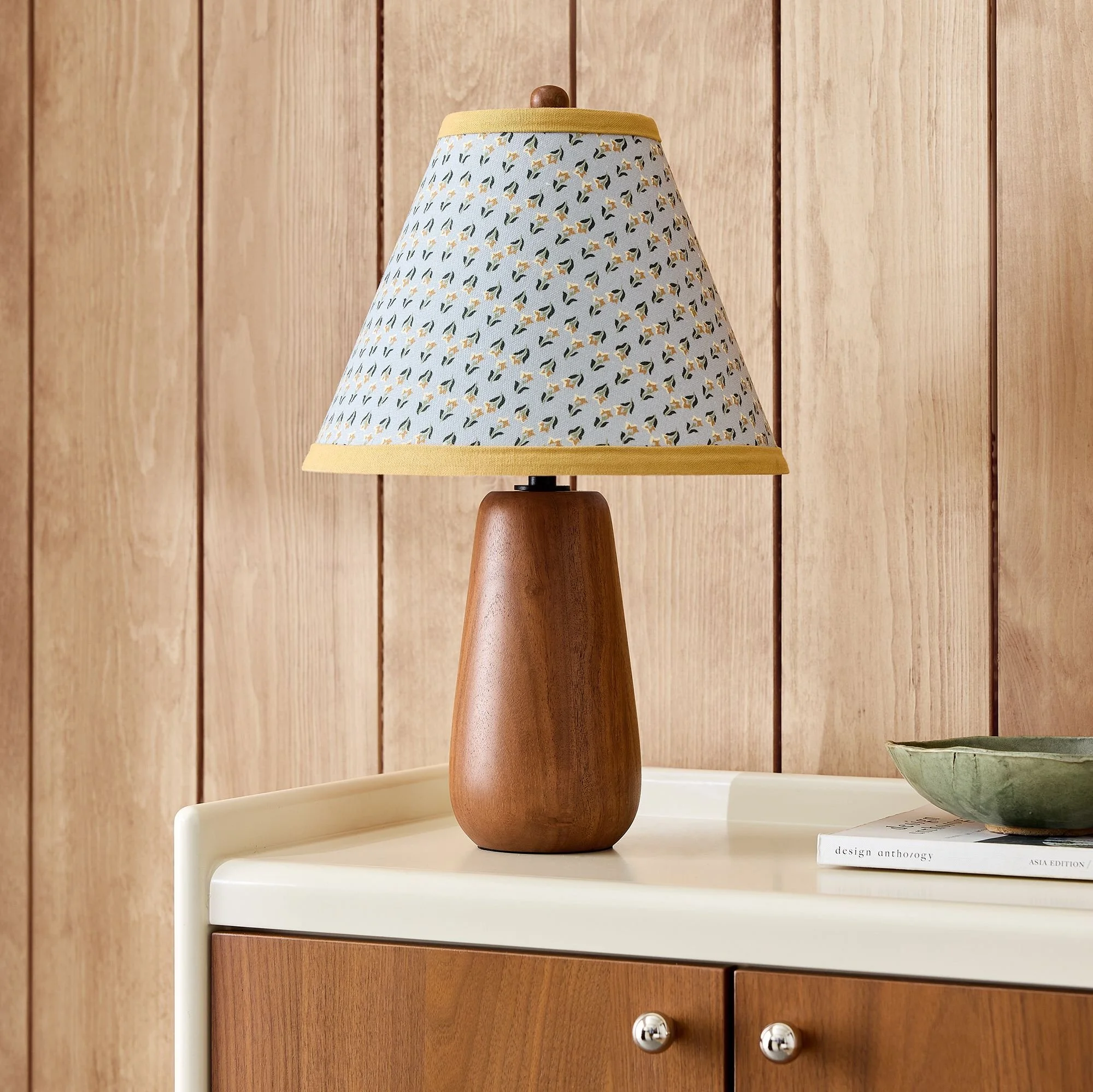 emma-chamberlain-wooden-table-lamp-165-3-xl.jpg